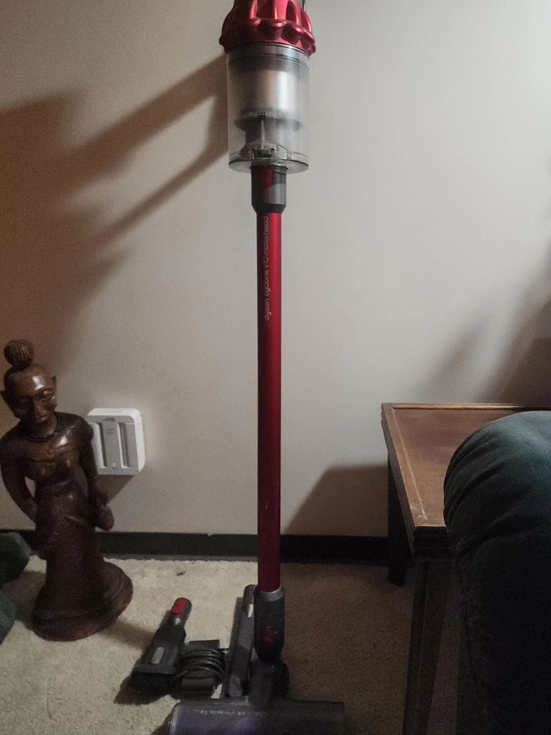 Dyson Cyclone V10 Motorhead Vacuum and accessories