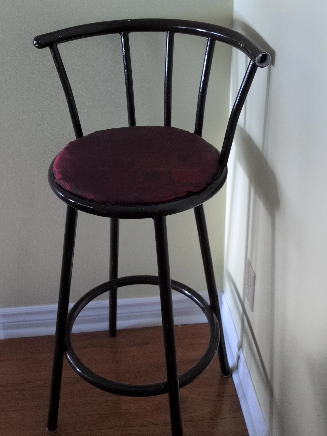 Black Bar Stool with Padded Seat $20 (4stools)