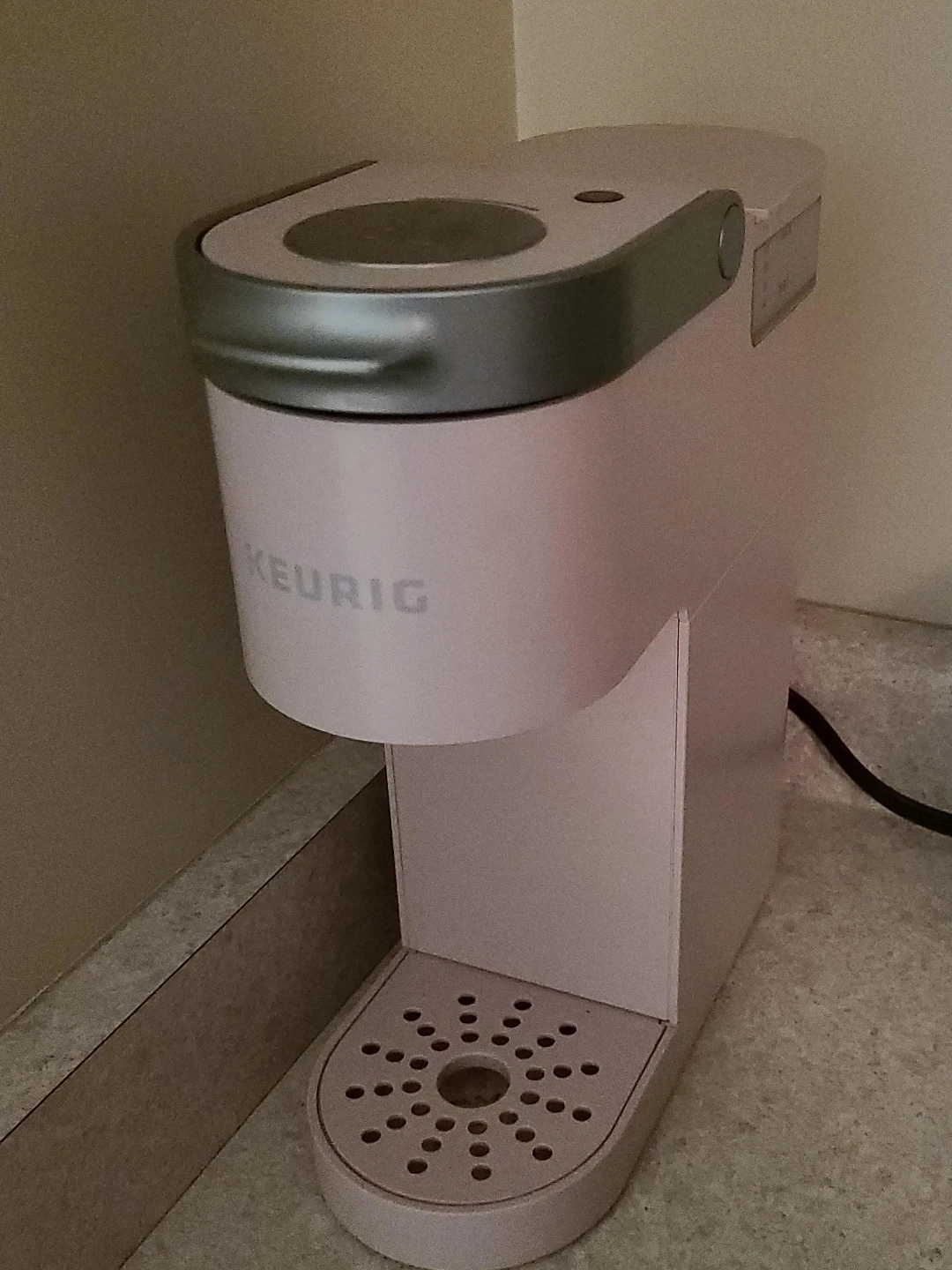 Keurig Single Serve Coffee Maker - Pink