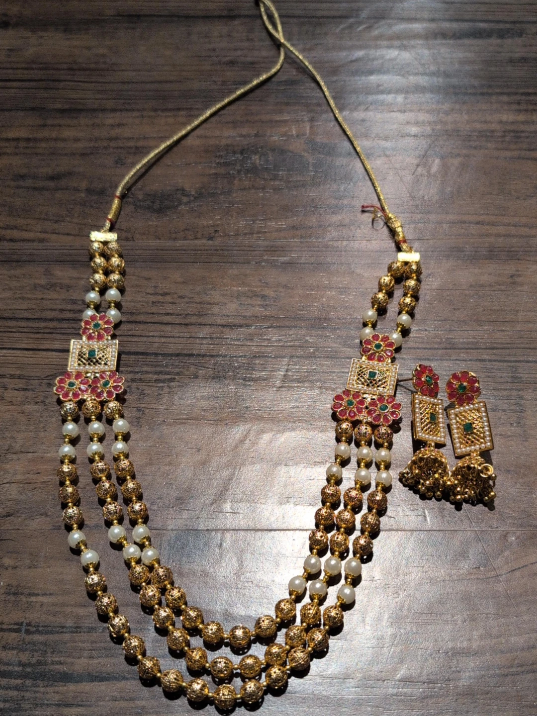 Gold Tone Necklace and Earring Set with Pearls