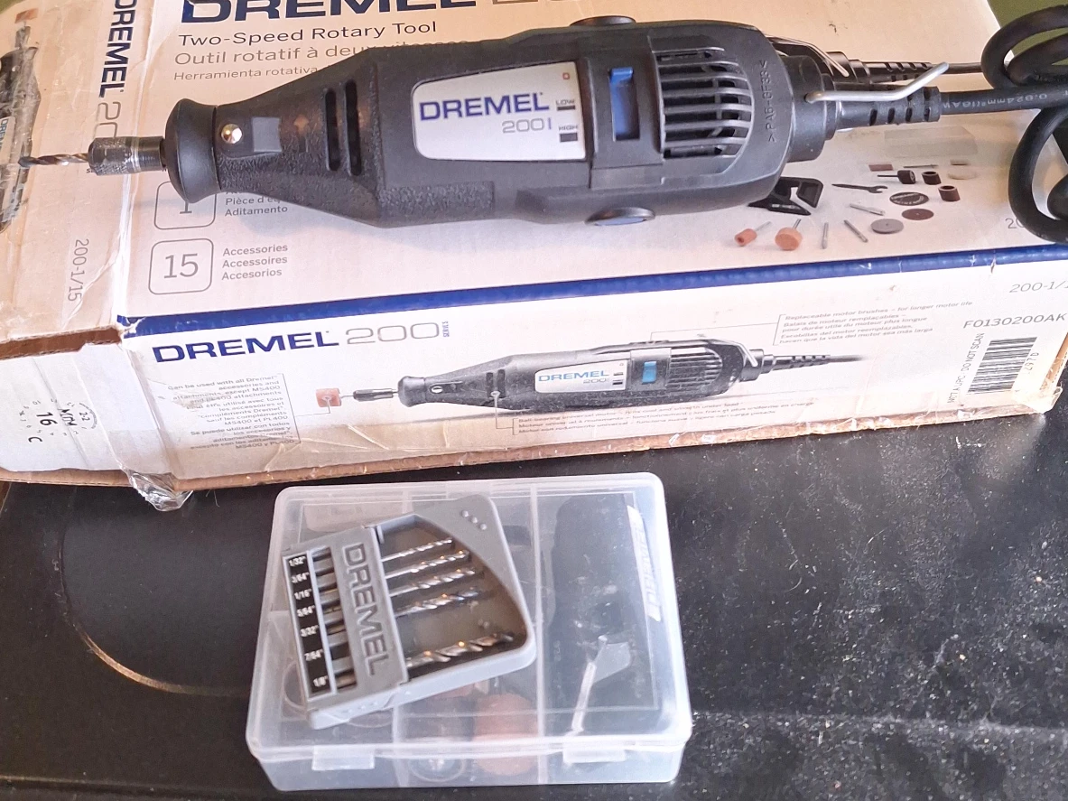 Dremel 2001 Two-Speed Rotary Tool with Accessories