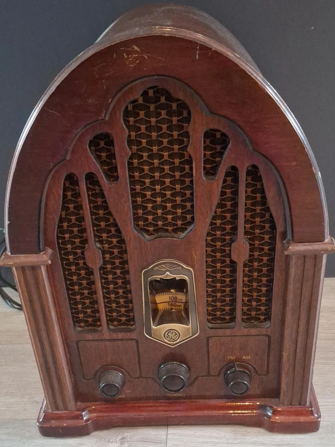 General Electric Decorative AM/FM Radio