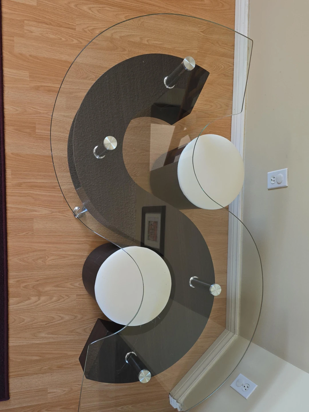 S-Shaped Coffee Table with 2 Stools