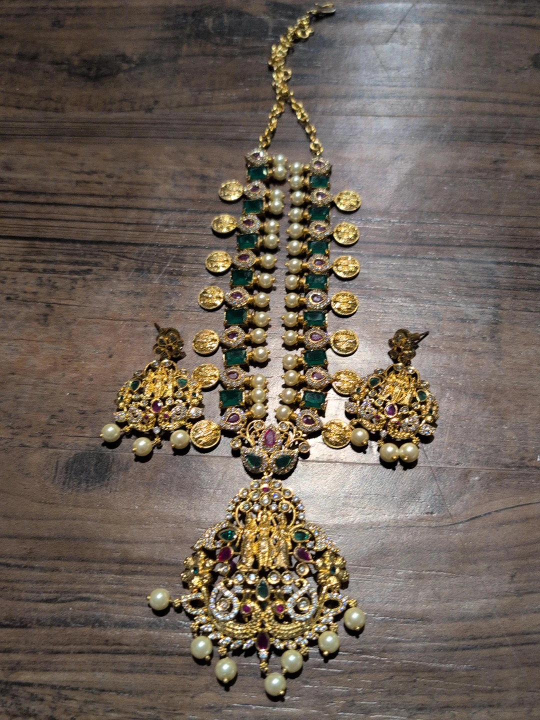 Gold-toned Necklace and Earring Set with Green Stones and Pearls