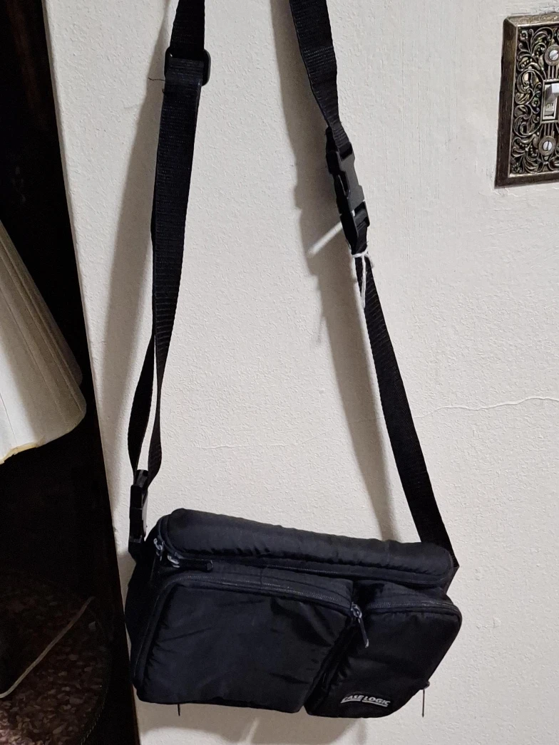 Case Logic Black messenger bag