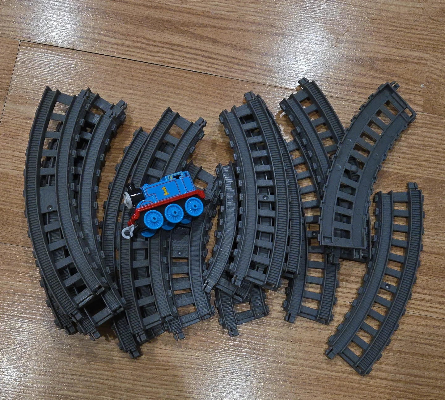 Thomas & Friends Train Tracks and Engine