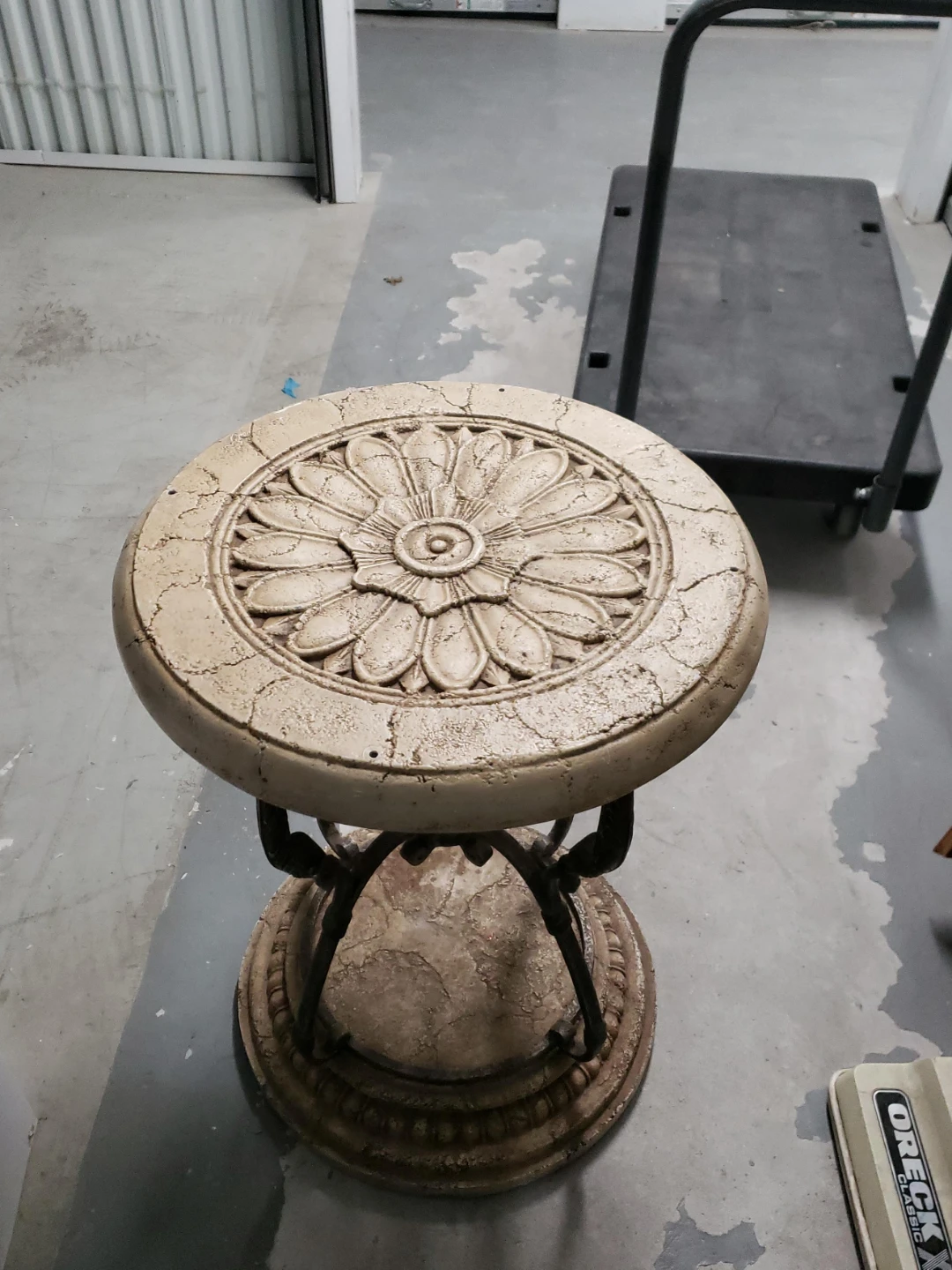 Decorative Pedestal Plant Stand