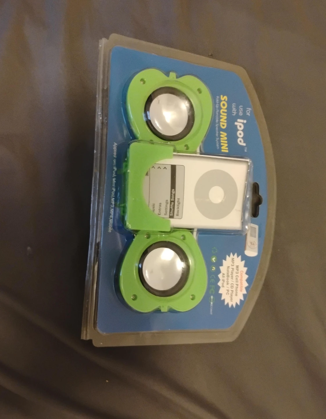Fold-Up Portable Speaker System for iPod "Sound Mini"