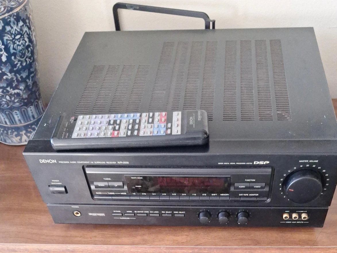 Denon AVR-2000 AV Surround Receiver and 4 speakers