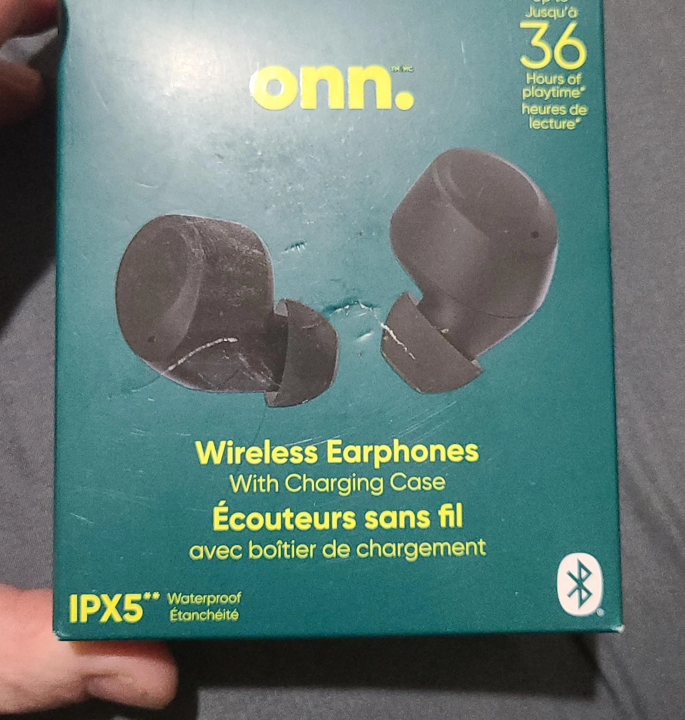 onn. Wireless Earphones with Charging Case - New