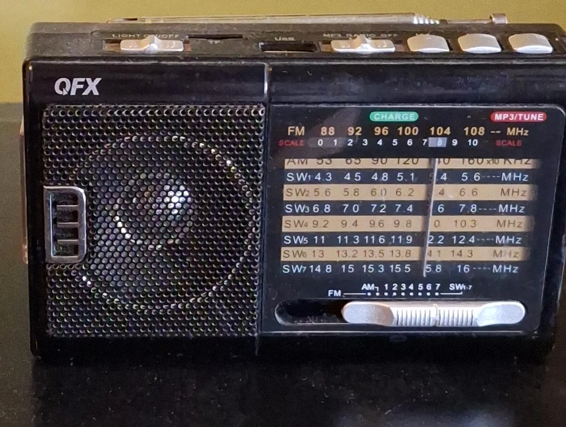 QFX Portable Radio