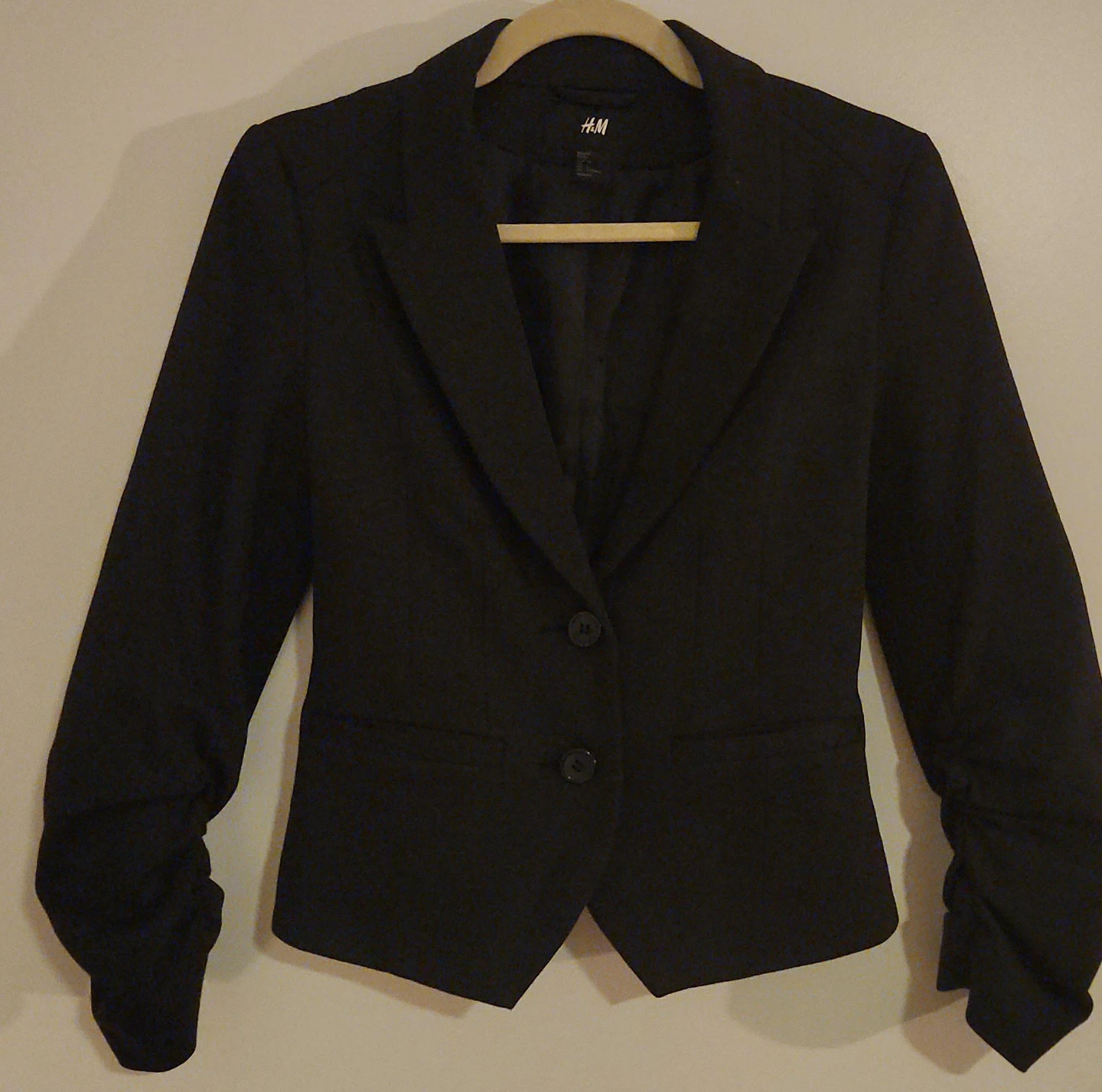 H&M Women's Black Ruched Sleeve Blazer Size US 6