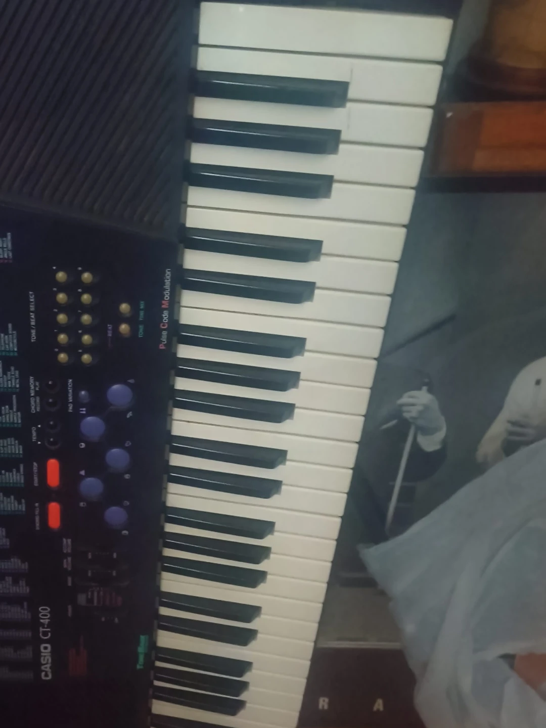 Casio CT-400 Keyboard