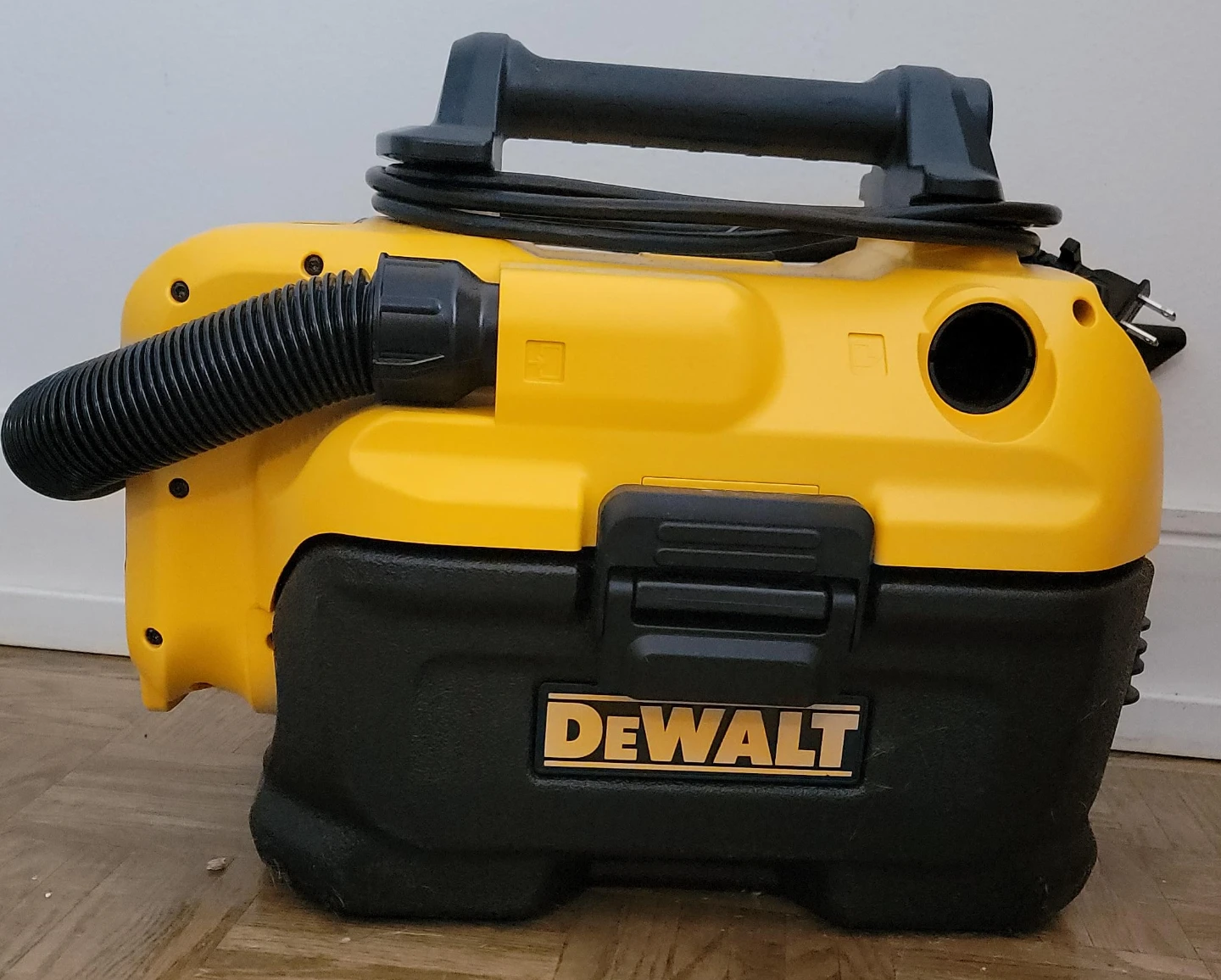 DEWALT Wet/Dry Vacuum