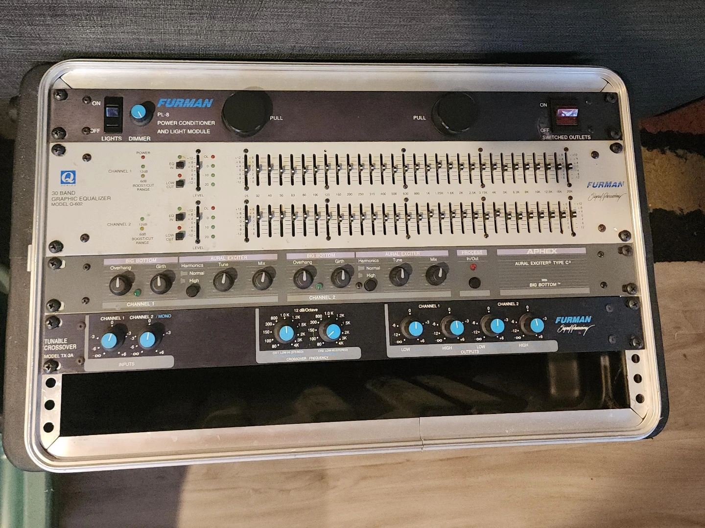 Furman PL-8 Power Conditioner & Light Module