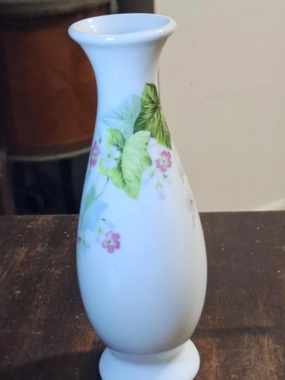 Aynsley Pembroke Bud Vase