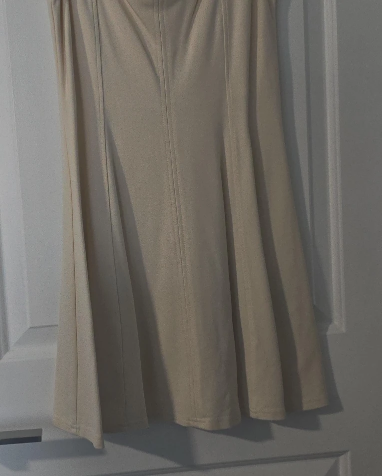 Cream coloured A-line skirt H and M