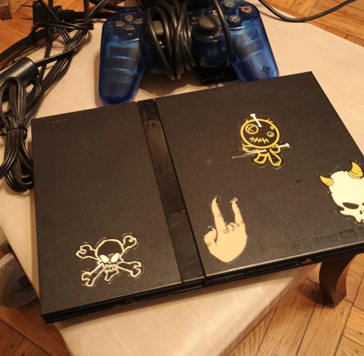 Sony PlayStation 2 (PS2) Console with Controller