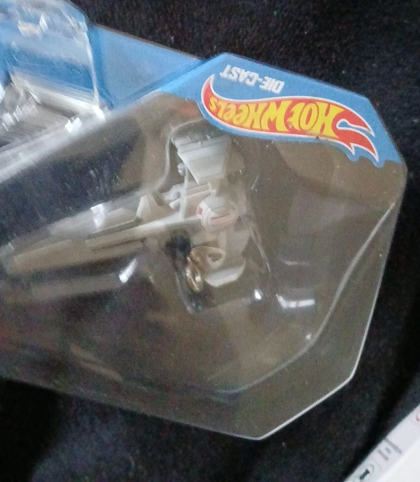 Hot Wheels Die-Cast Flight Navigator Toy Car