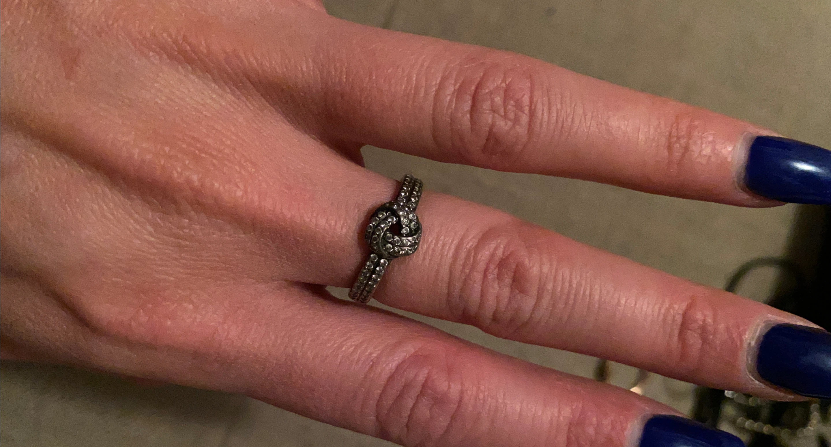 Sparkly Knot Ring