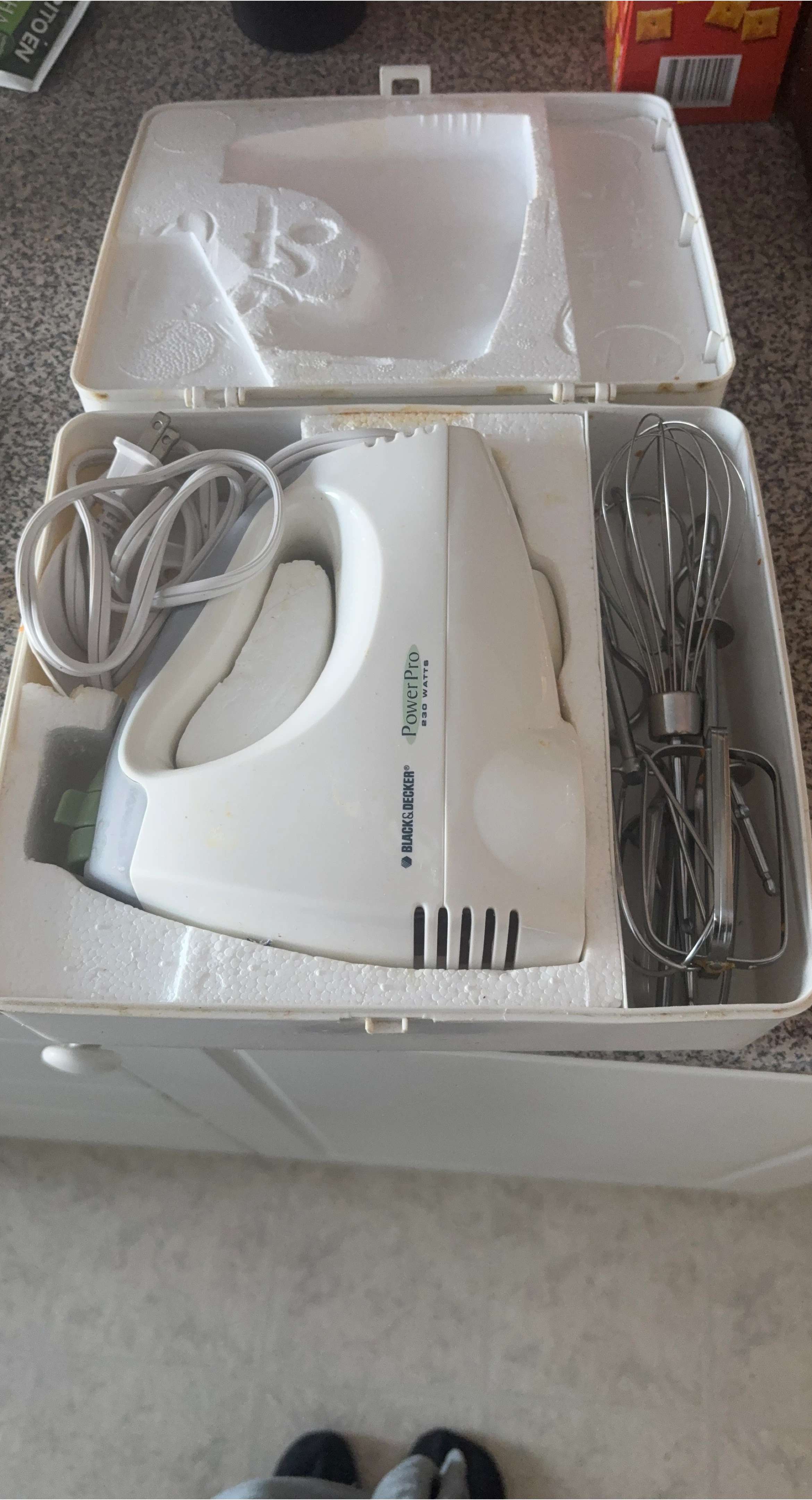 BLACK+DECKER PowerPro Hand Mixer with Case