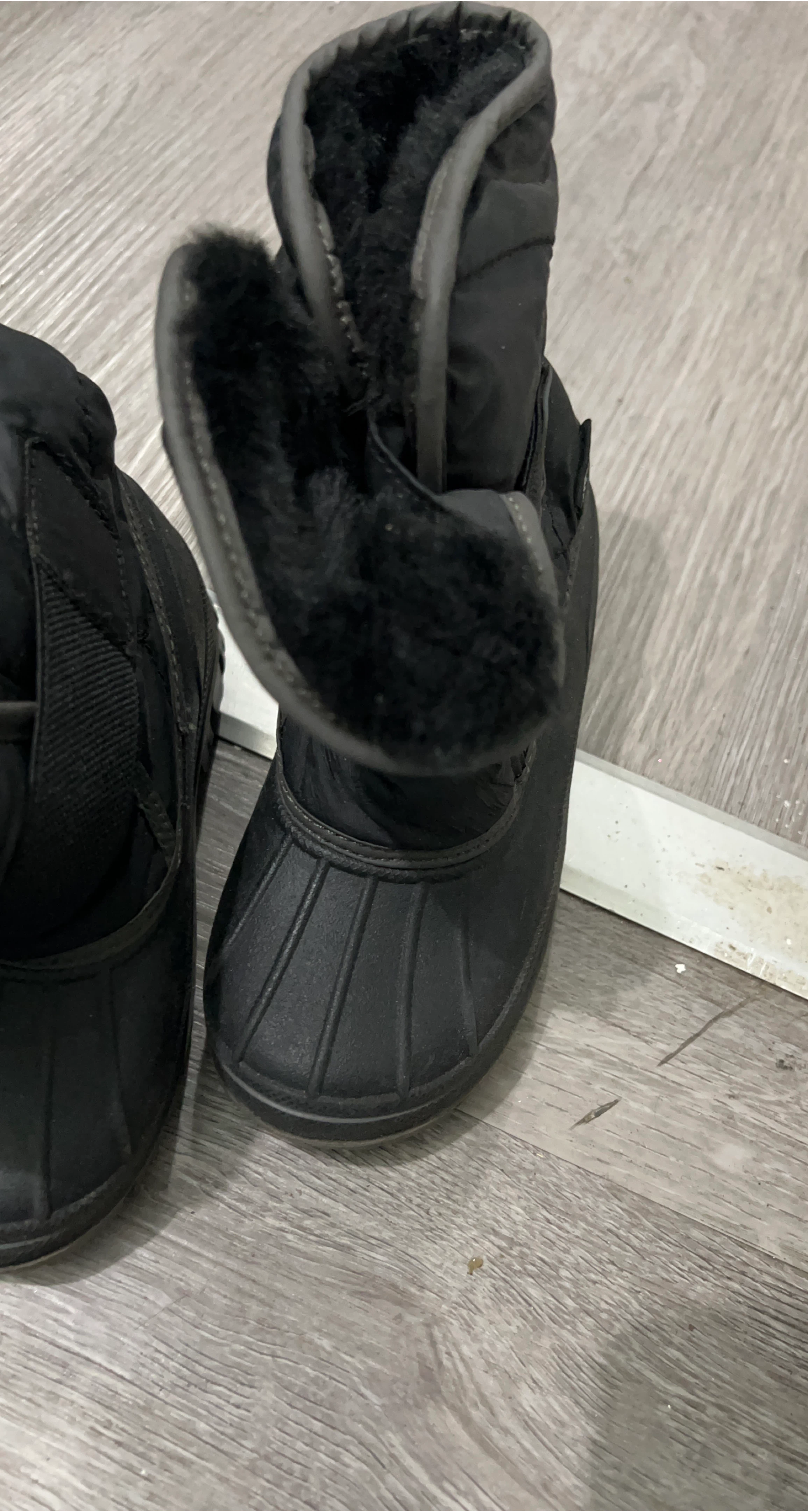 Black Winter Snow Boots with Fur Lining