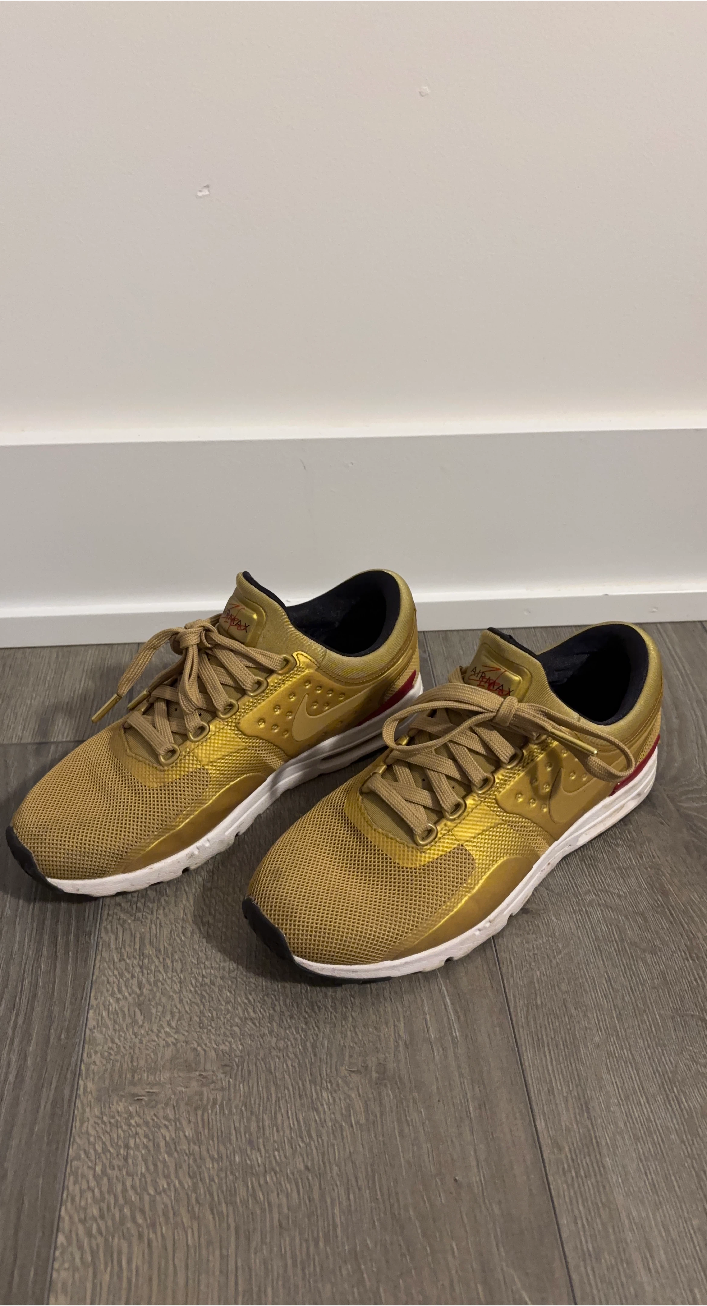 Nike Air Max Zero Gold Running Shoes