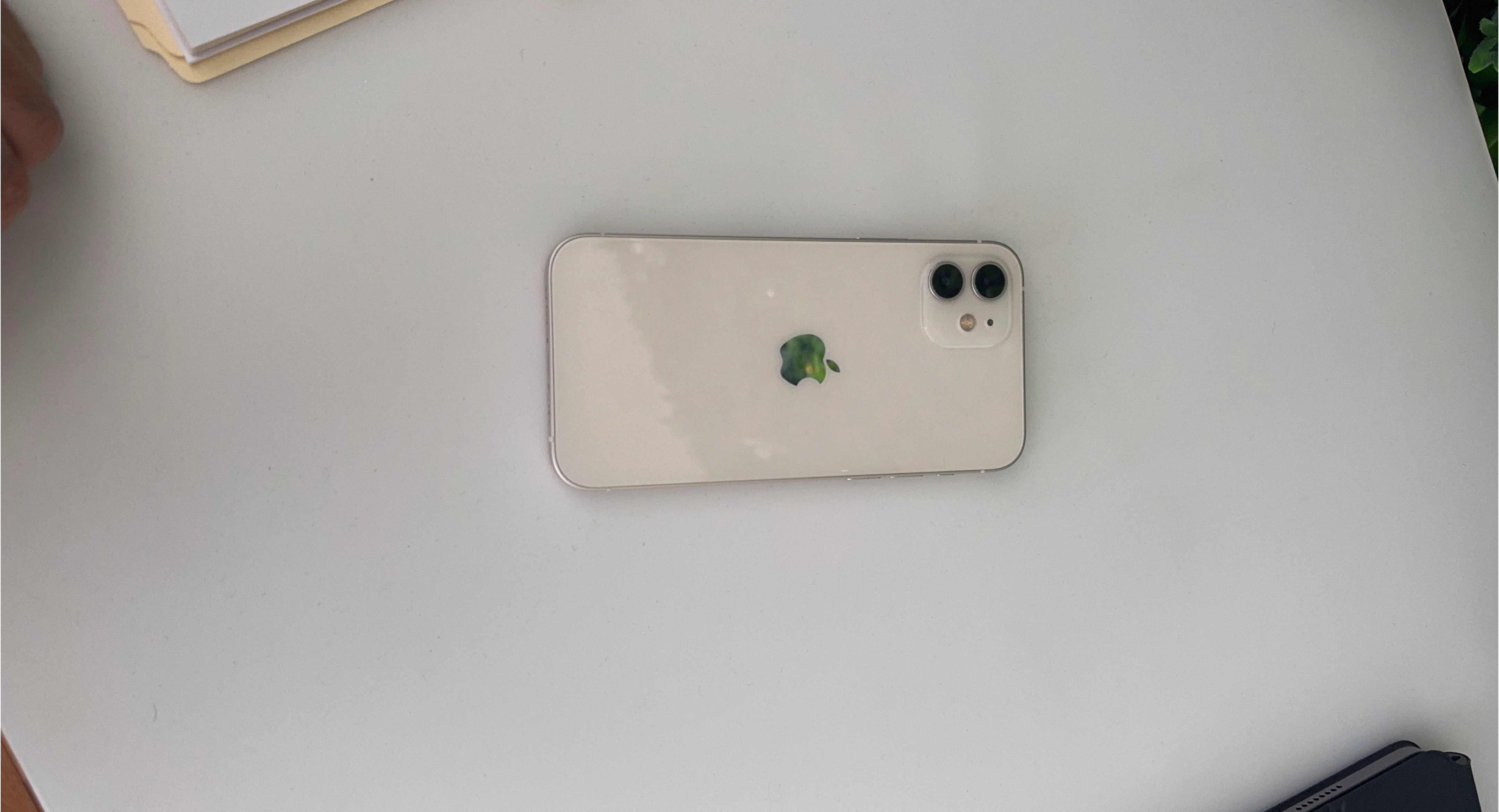 Apple iPhone 12 - Starlight
