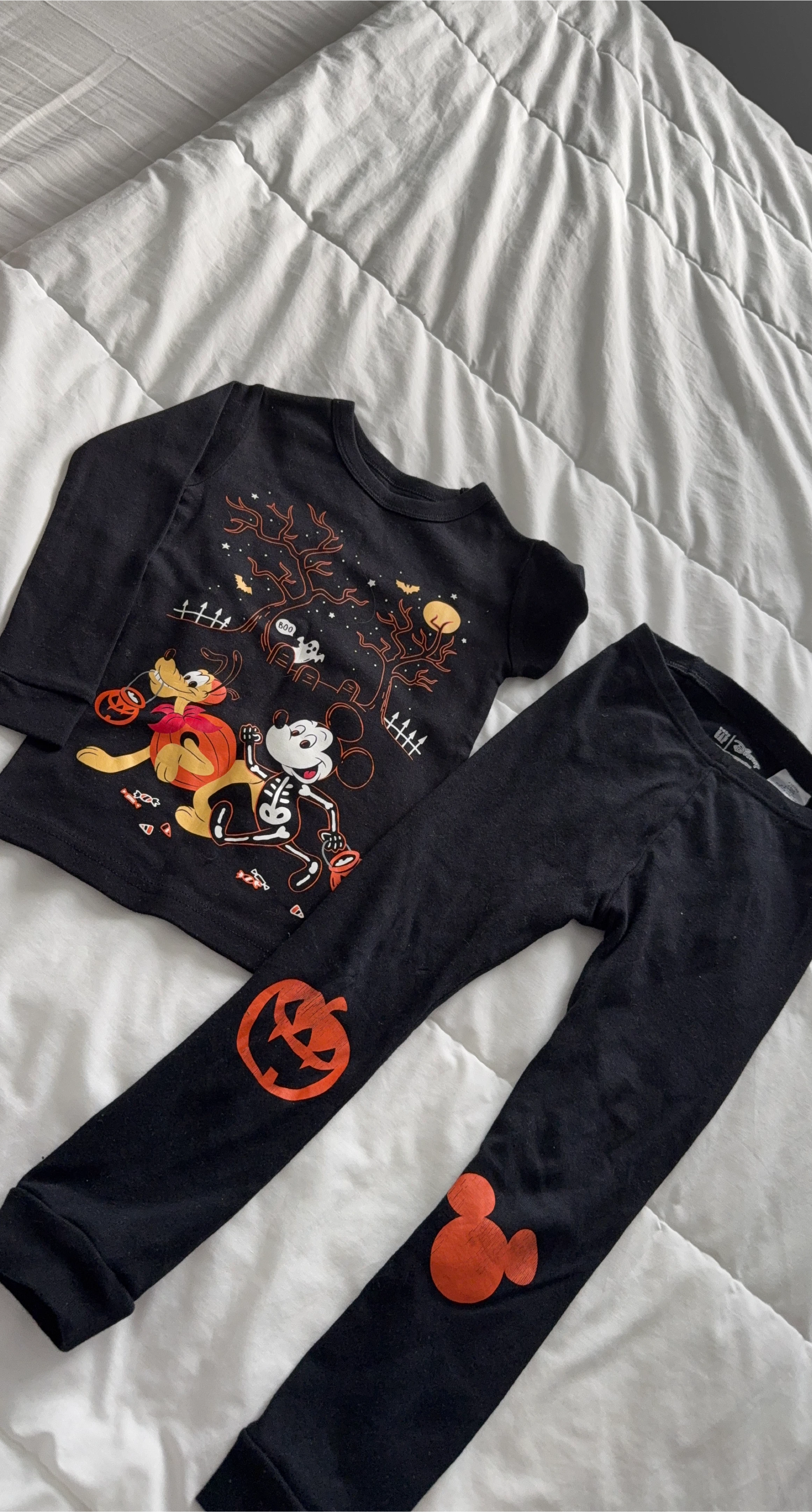 4T Disney Mickey & Pluto Halloween Pyjama Set