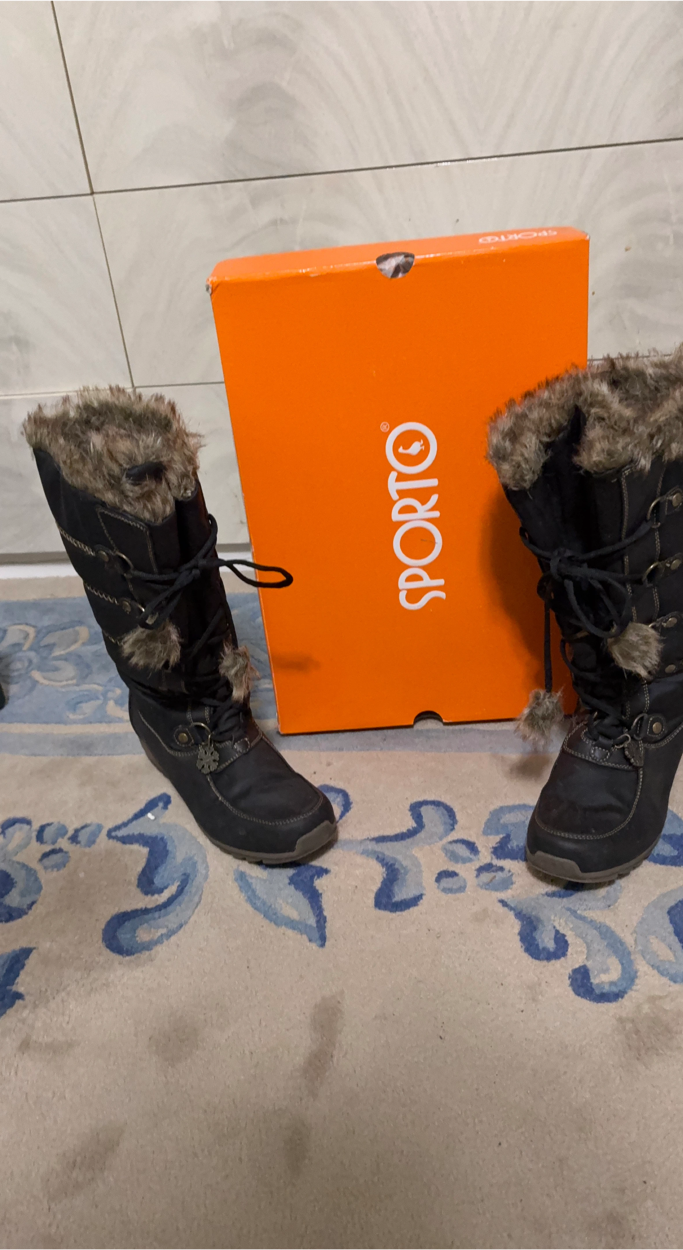 Sporto Women's Black Waterproof Winter Boots with Fur Trim
