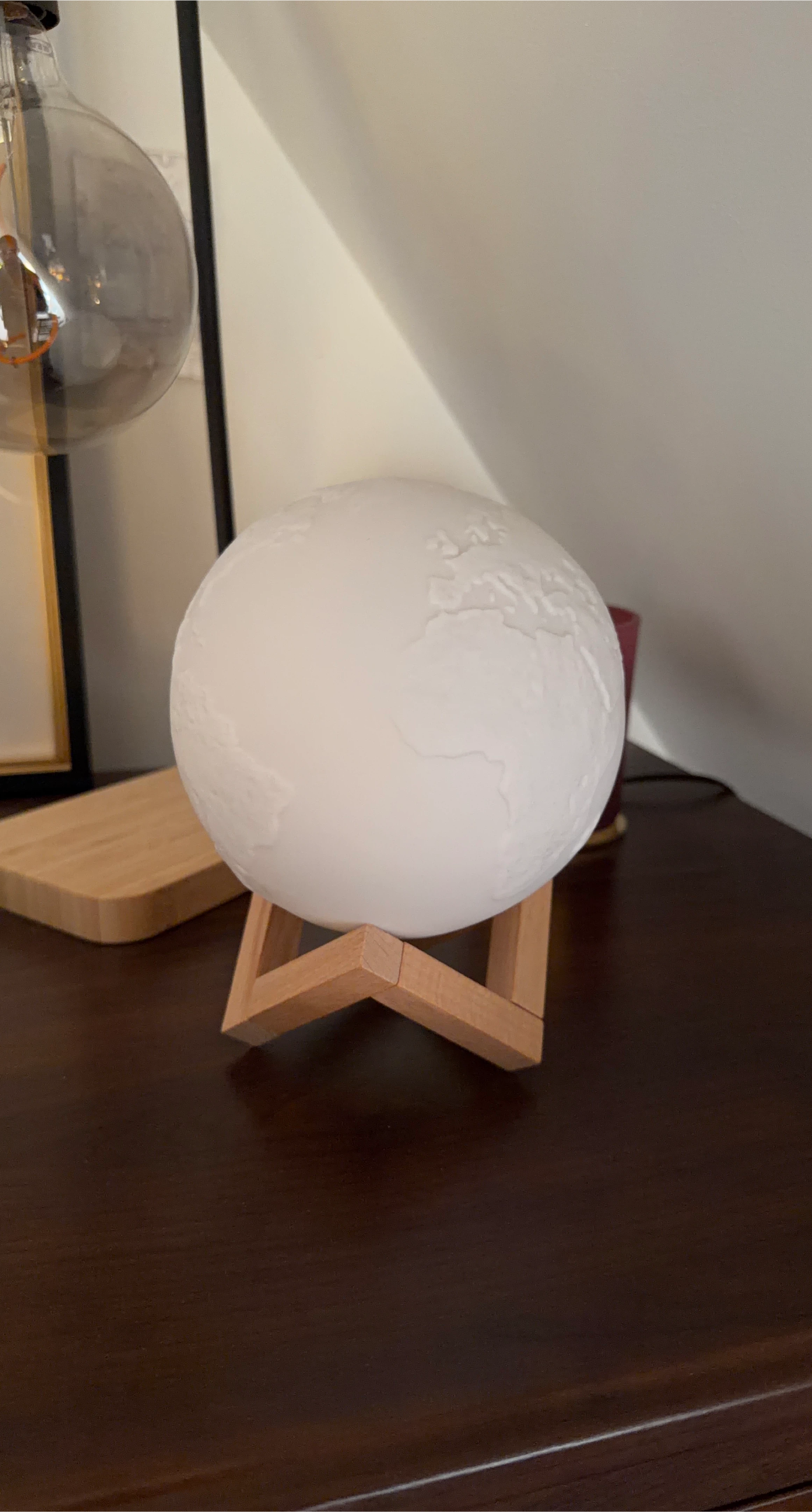 Globe Lamp with Wooden Stand