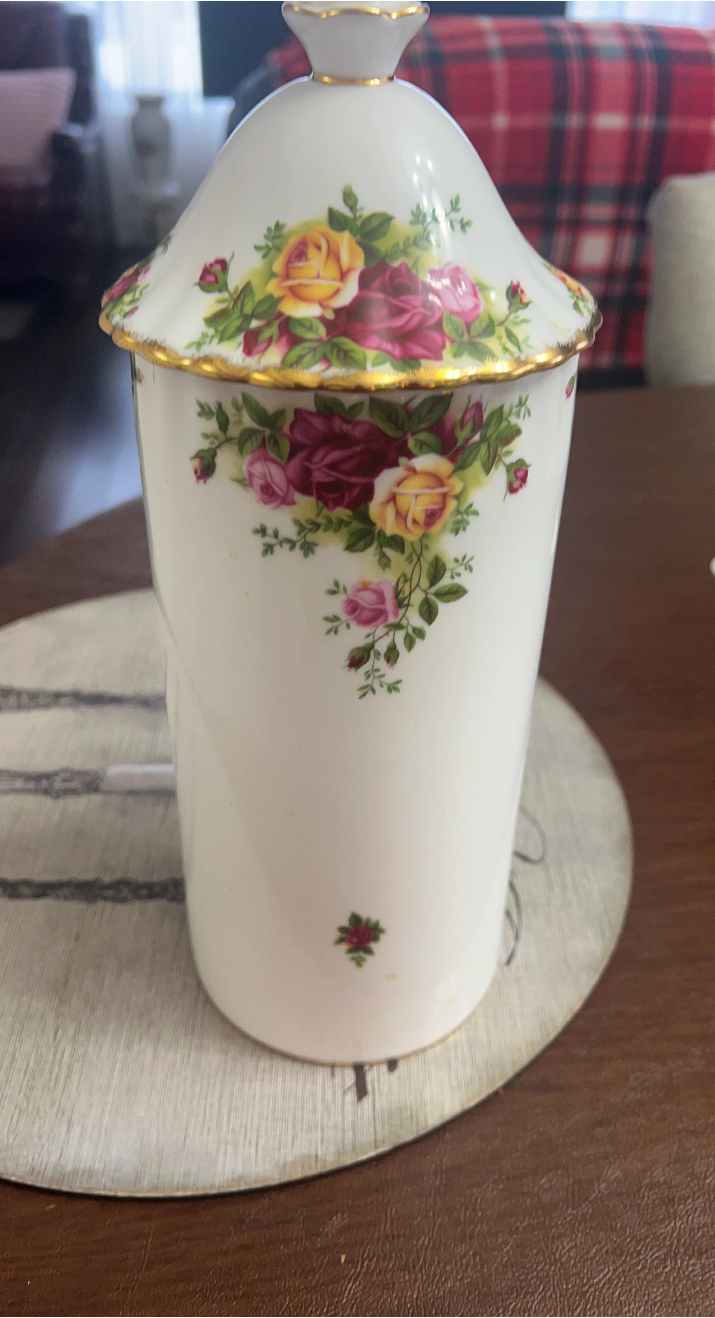 Old Country Rose spaghetti container.