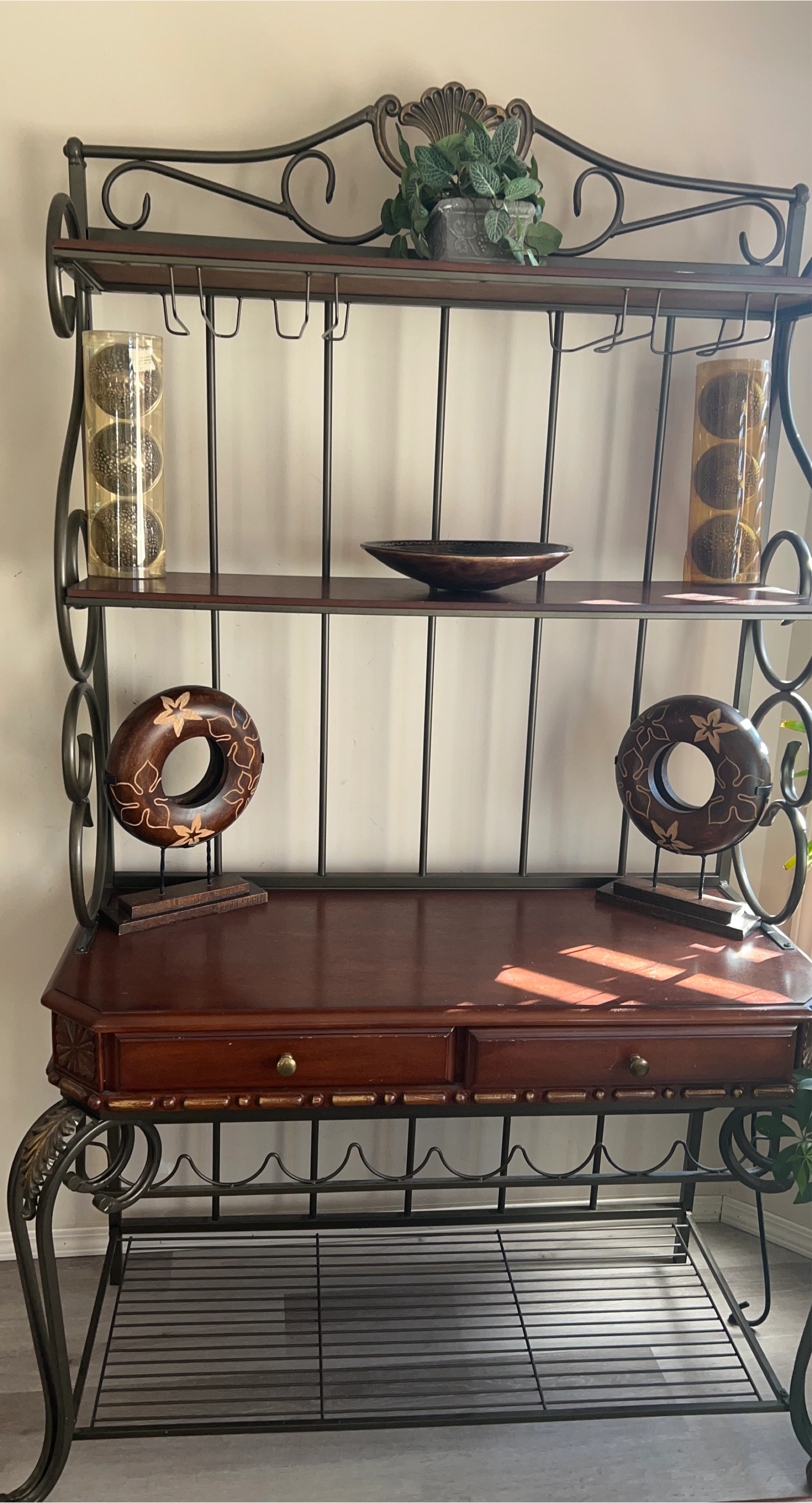 Wall unit with Drawers