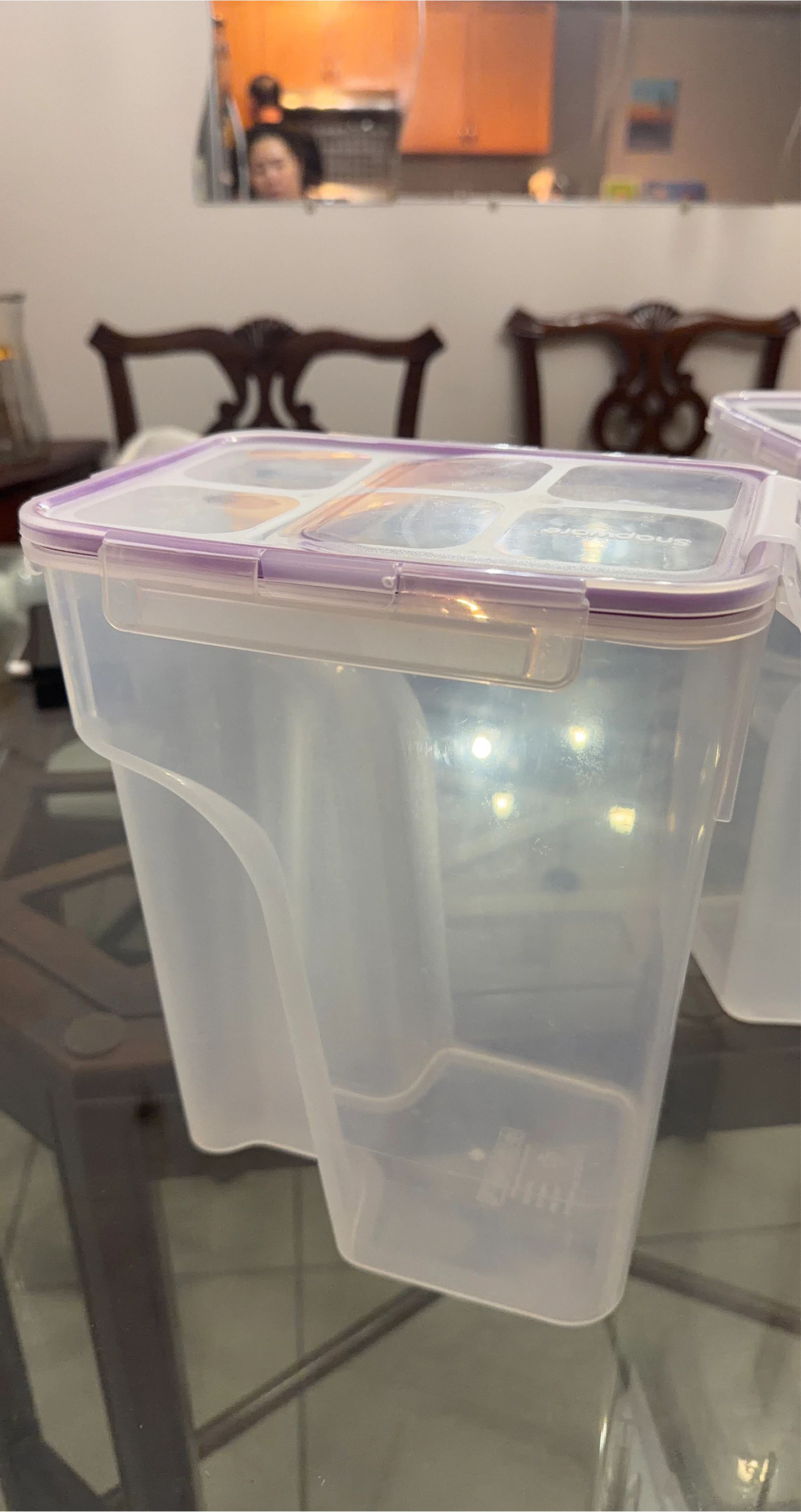 Snapware Food Storage Container with Purple Lid