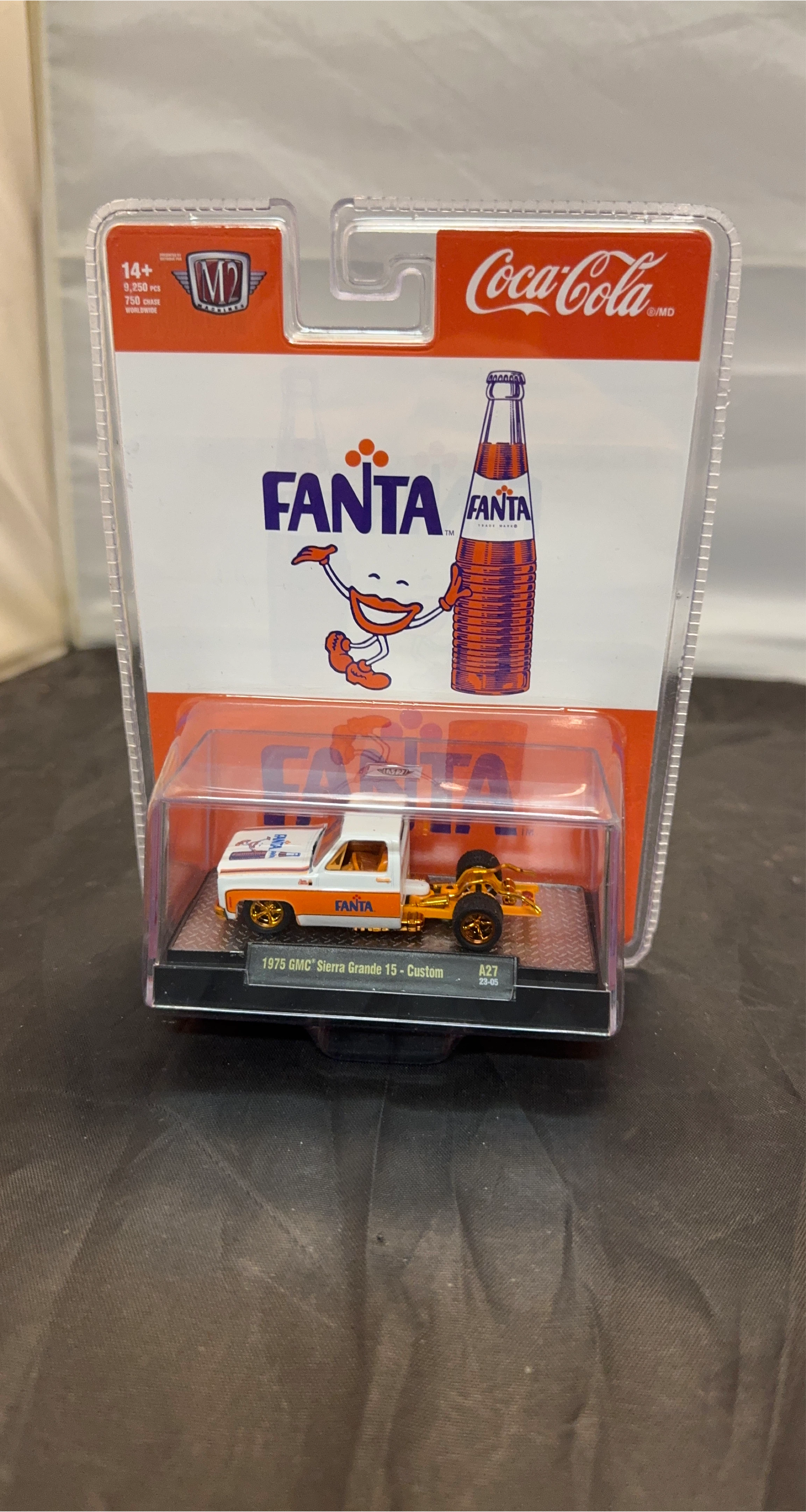 M2 Machines 1975 GMC Sierra Grande 15 - Custom Fanta