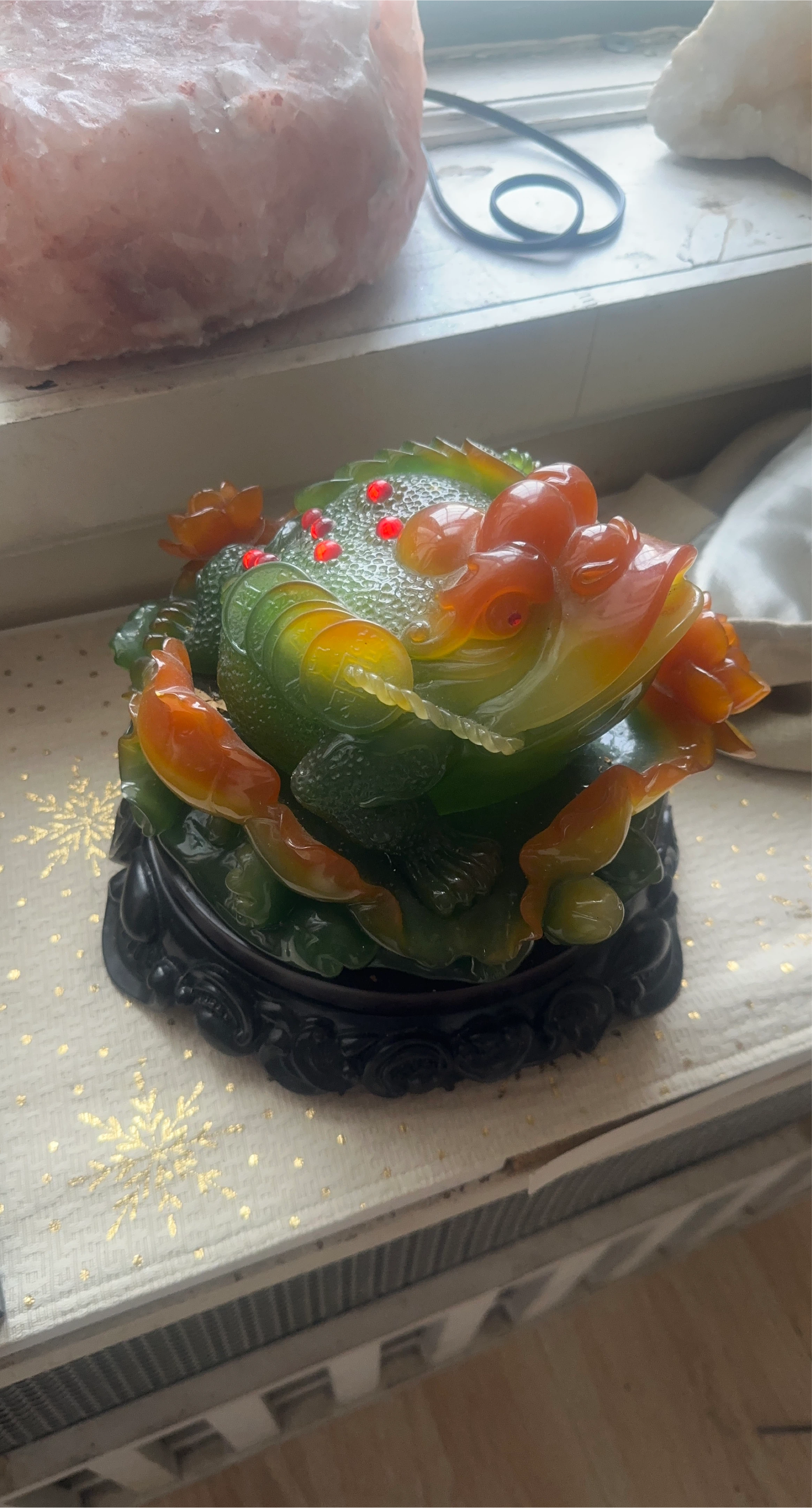 Jade Frog Money Toad Figurine with Coins