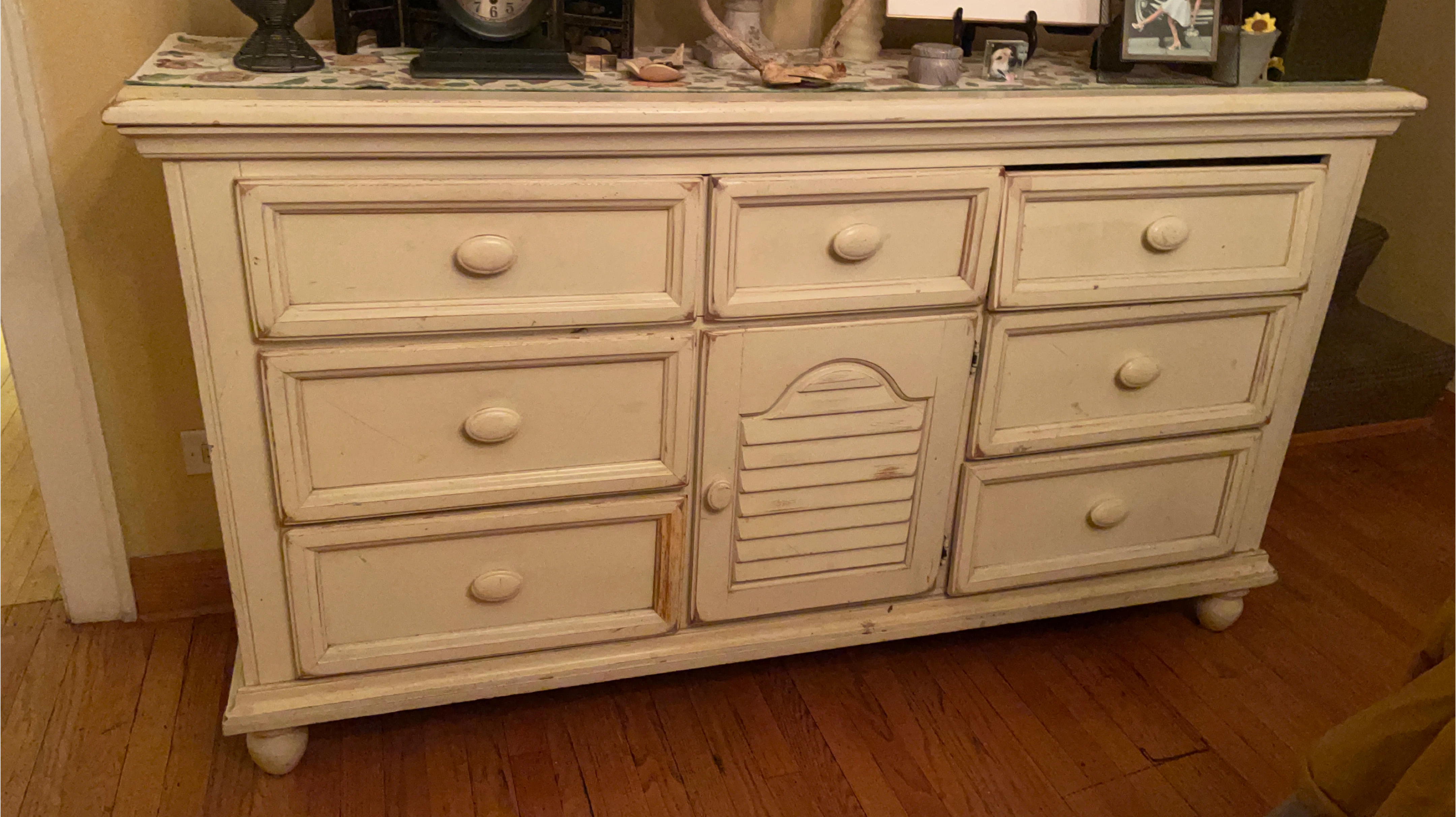 Antique White Dresser with 8 Drawers
