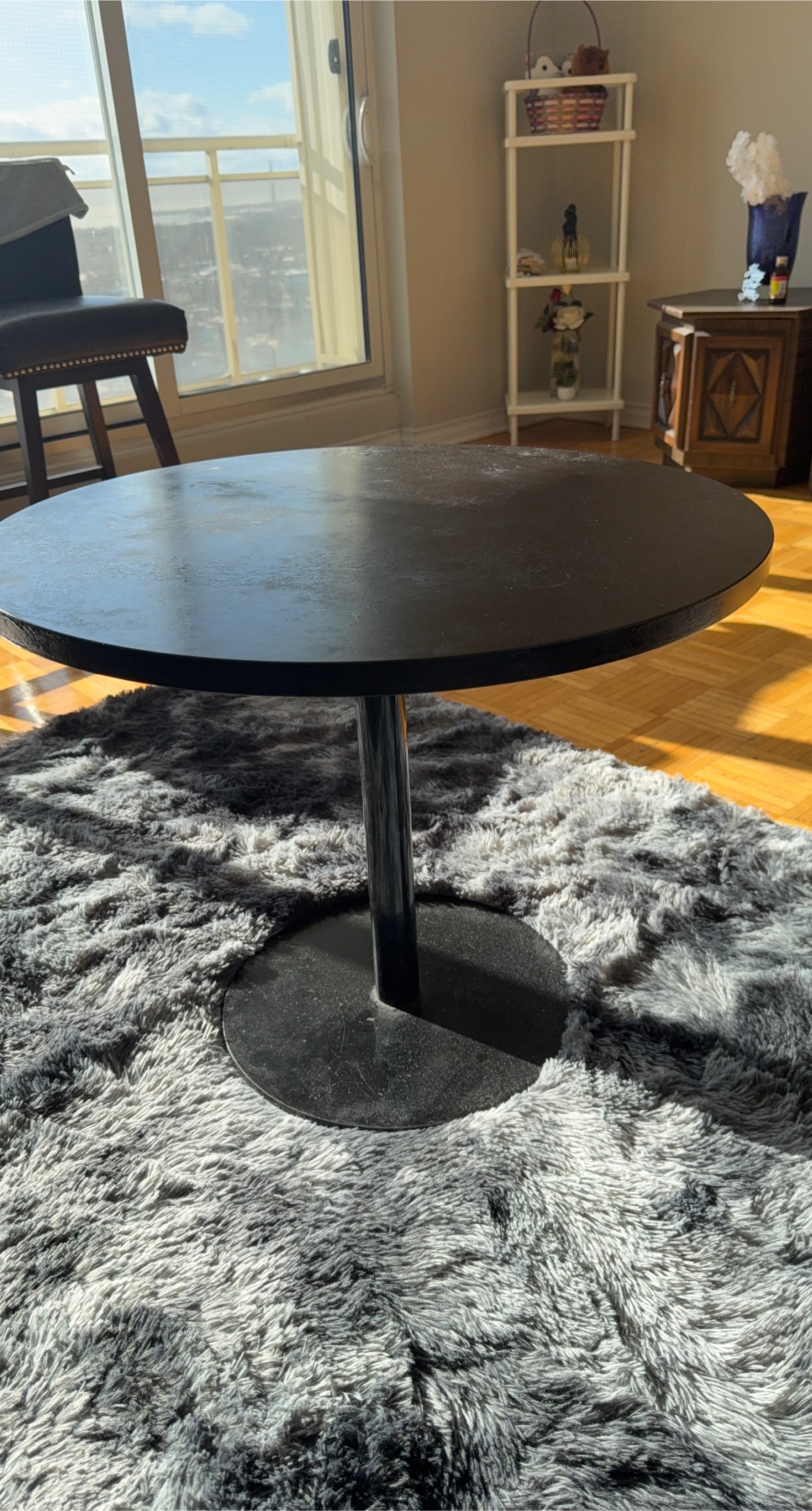 Black Round Pedestal Coffee Table