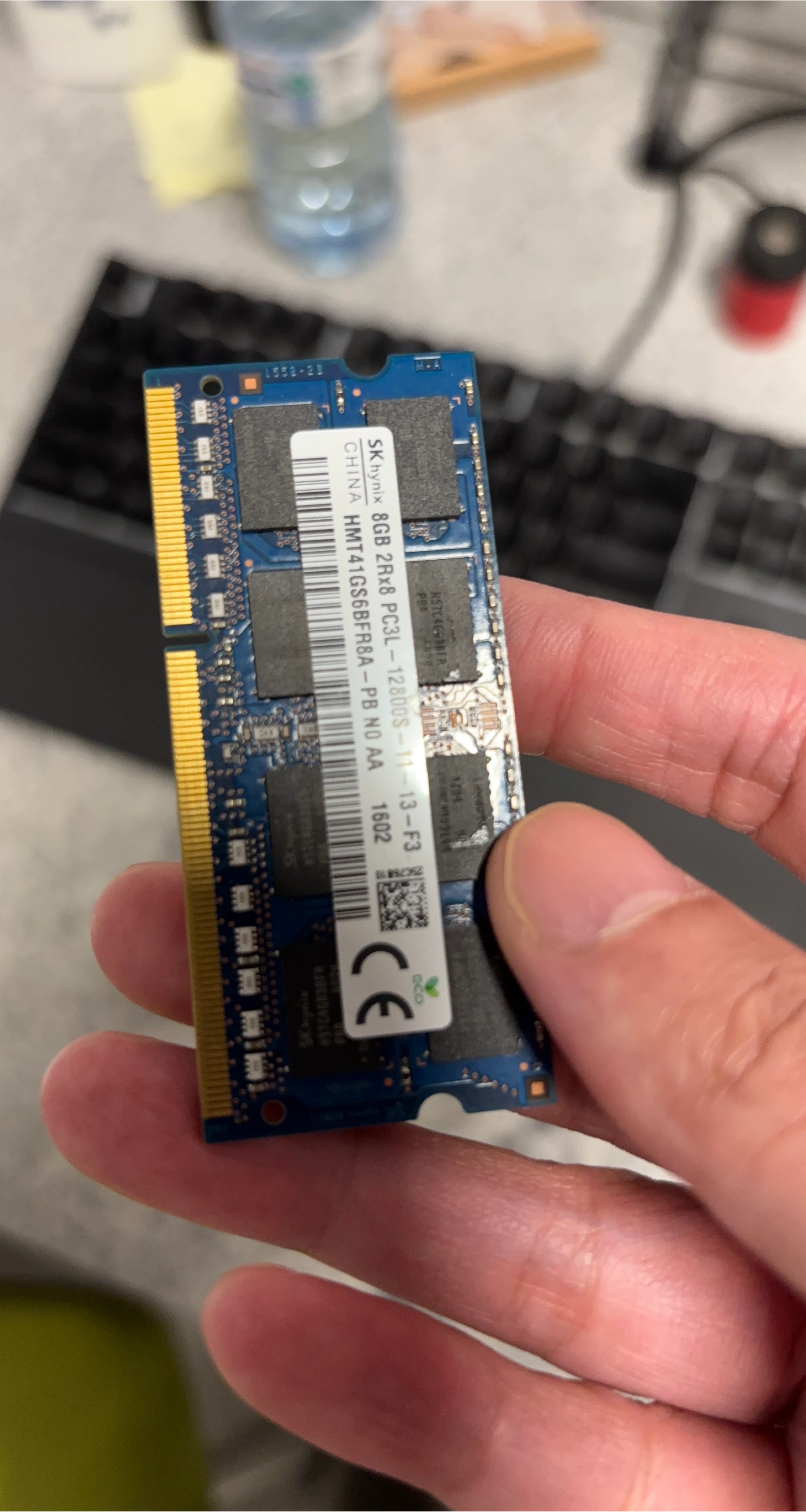 SK hynix 8GB DDR3 SODIMM PC3L RAM