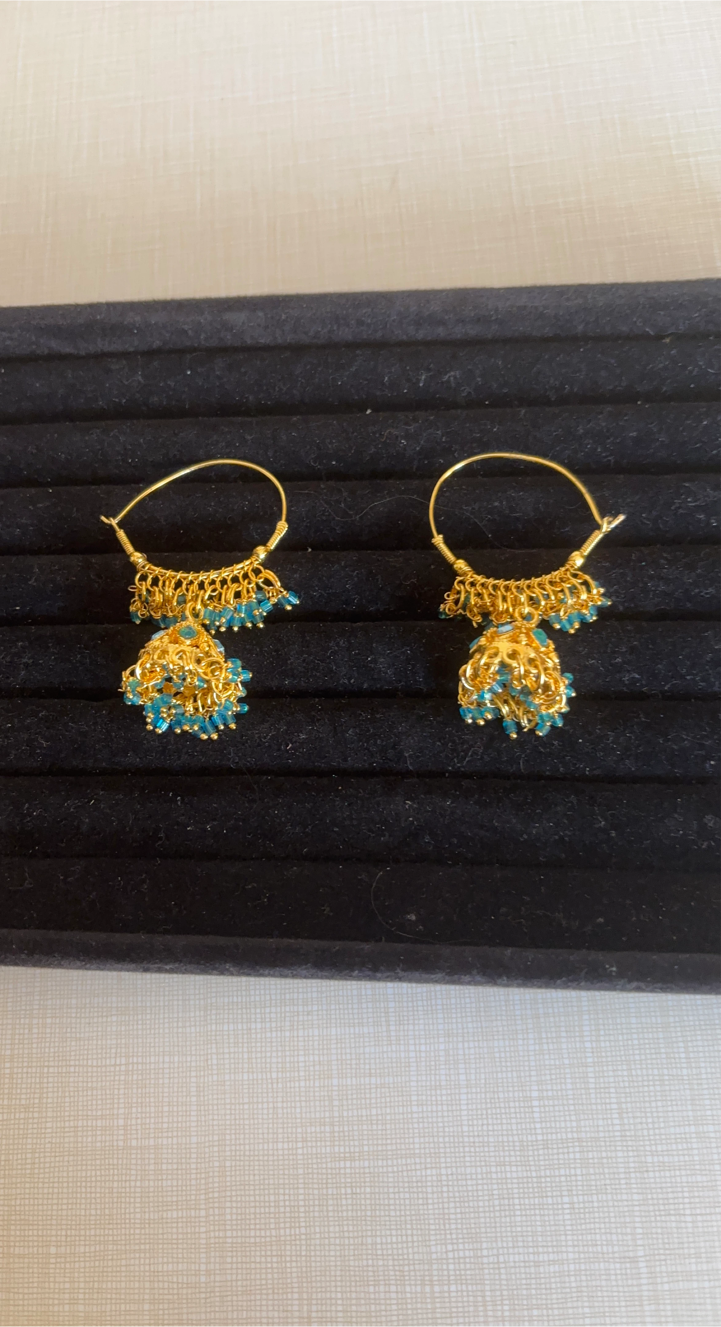 🏆Gold coloured earrings with blue beads