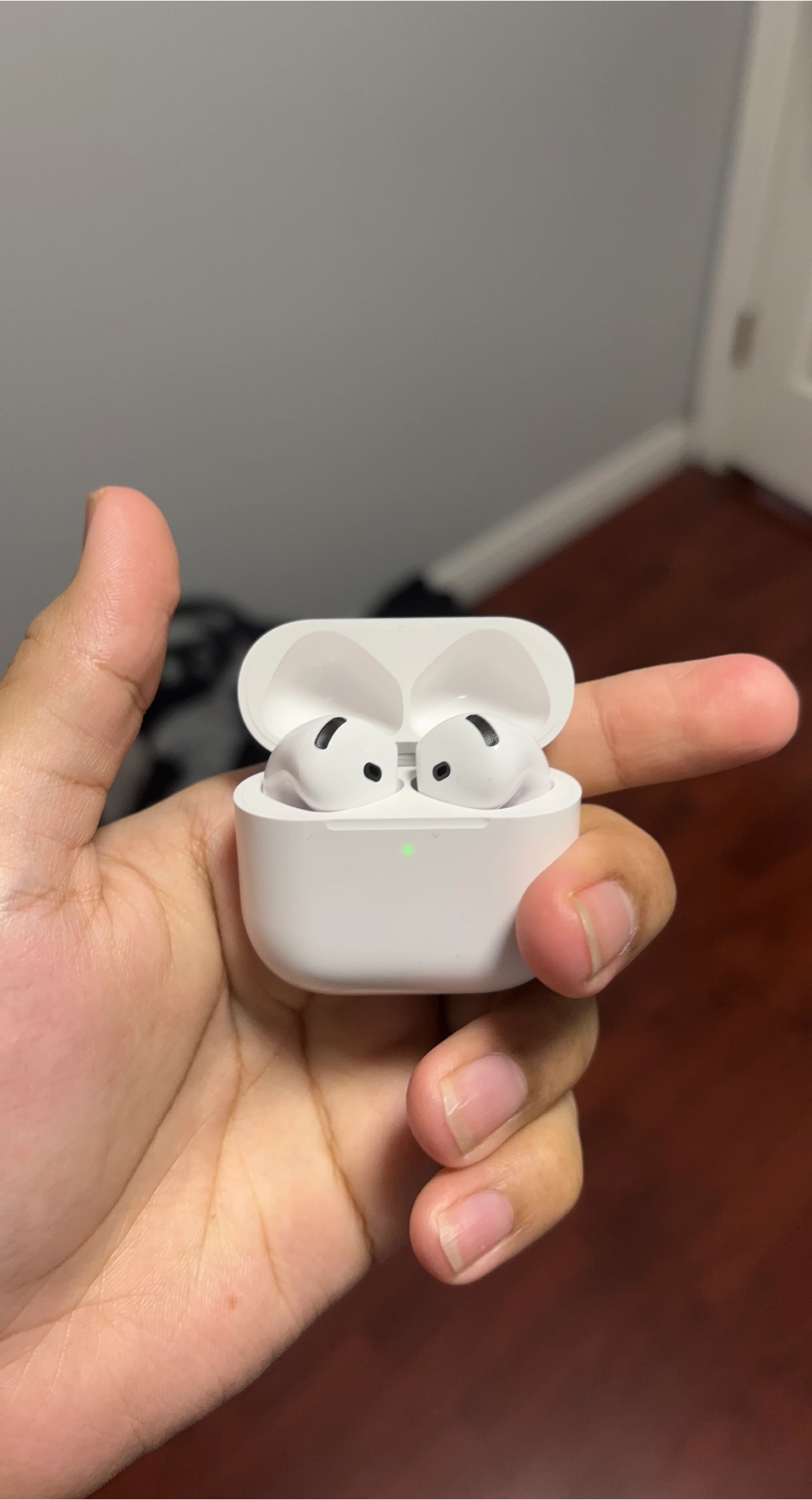 Apple AirPods 4