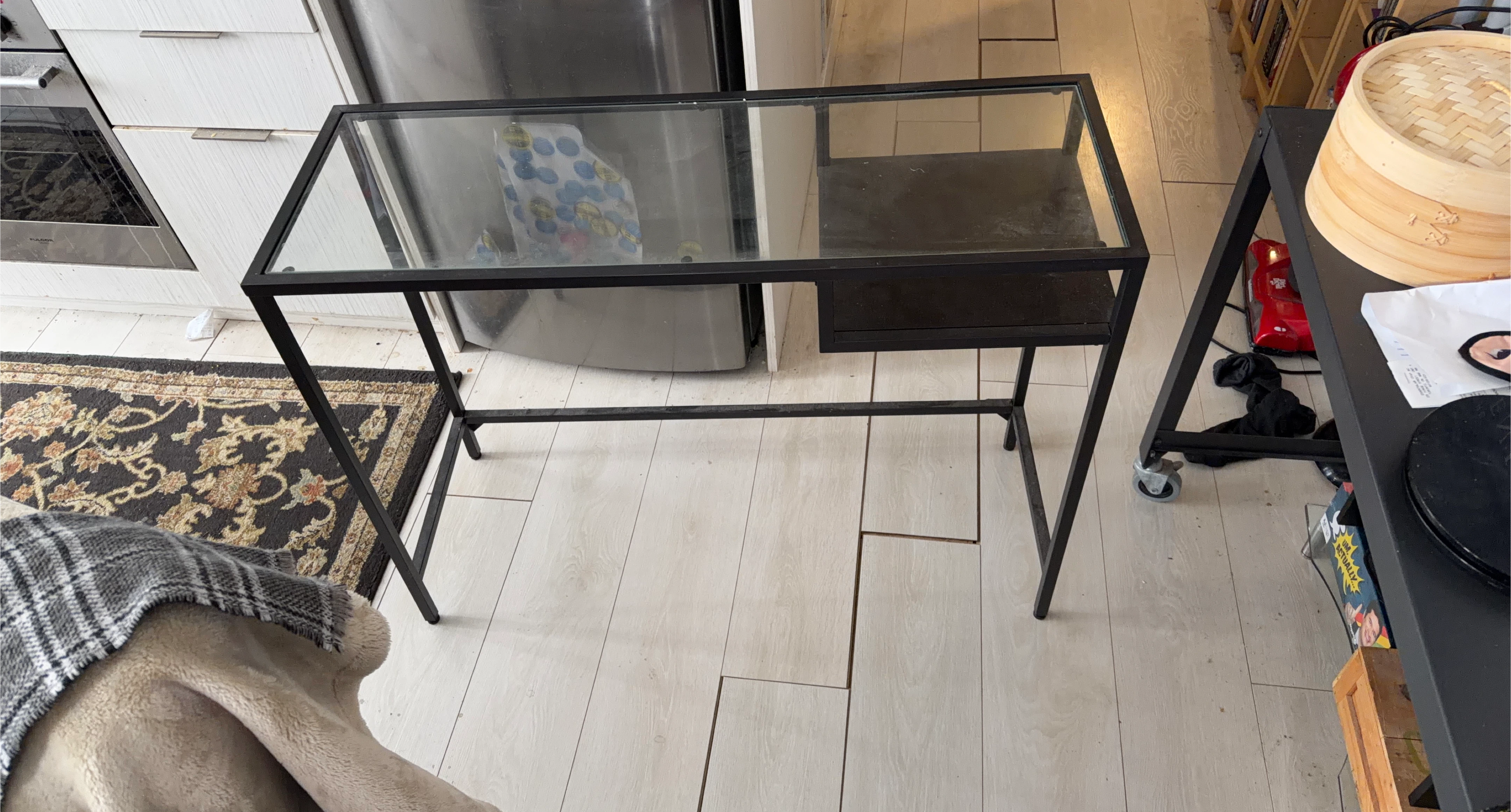 Glass Top Console Table IKEA VITTSJÖ - photo 3