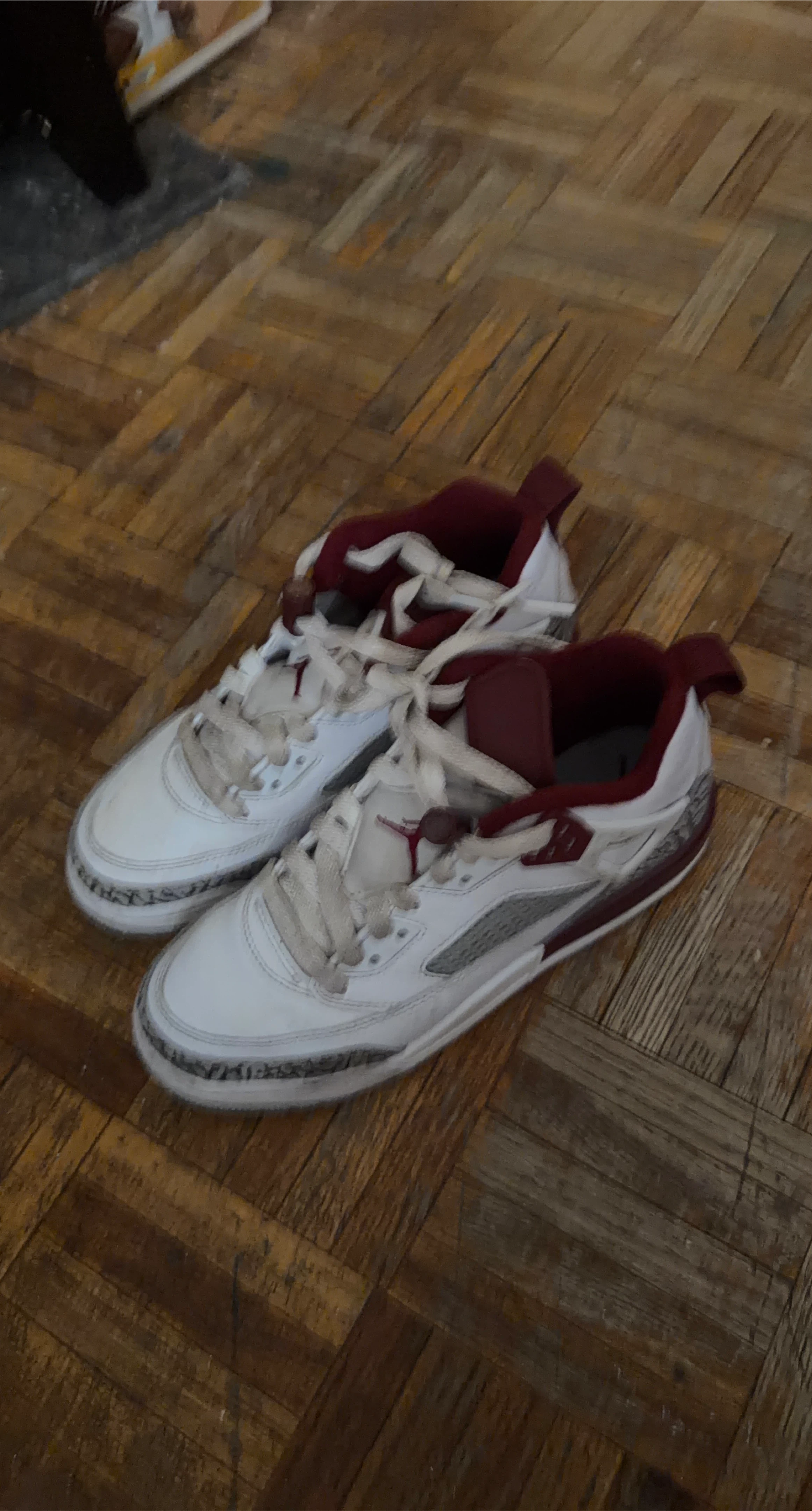 Air Jordan 3 Retro Sneakers White Burgundy