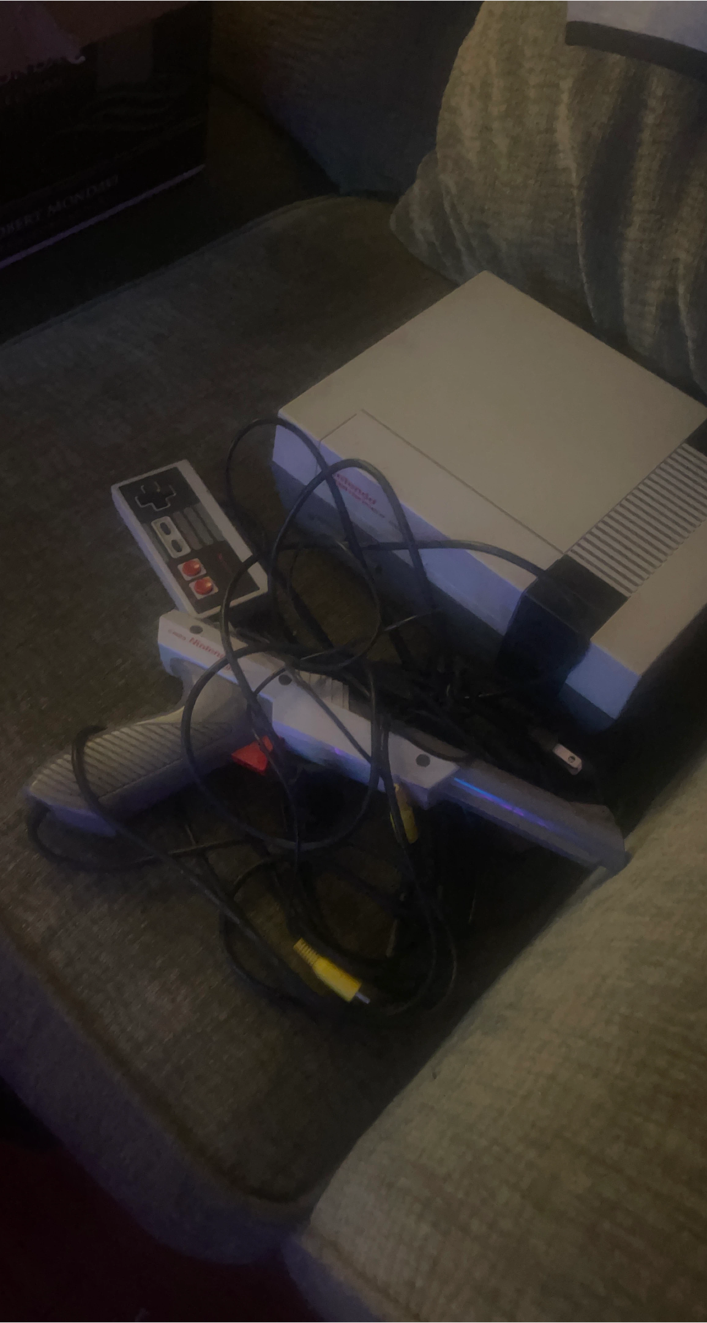 (NES) Console with Controller and Zapper