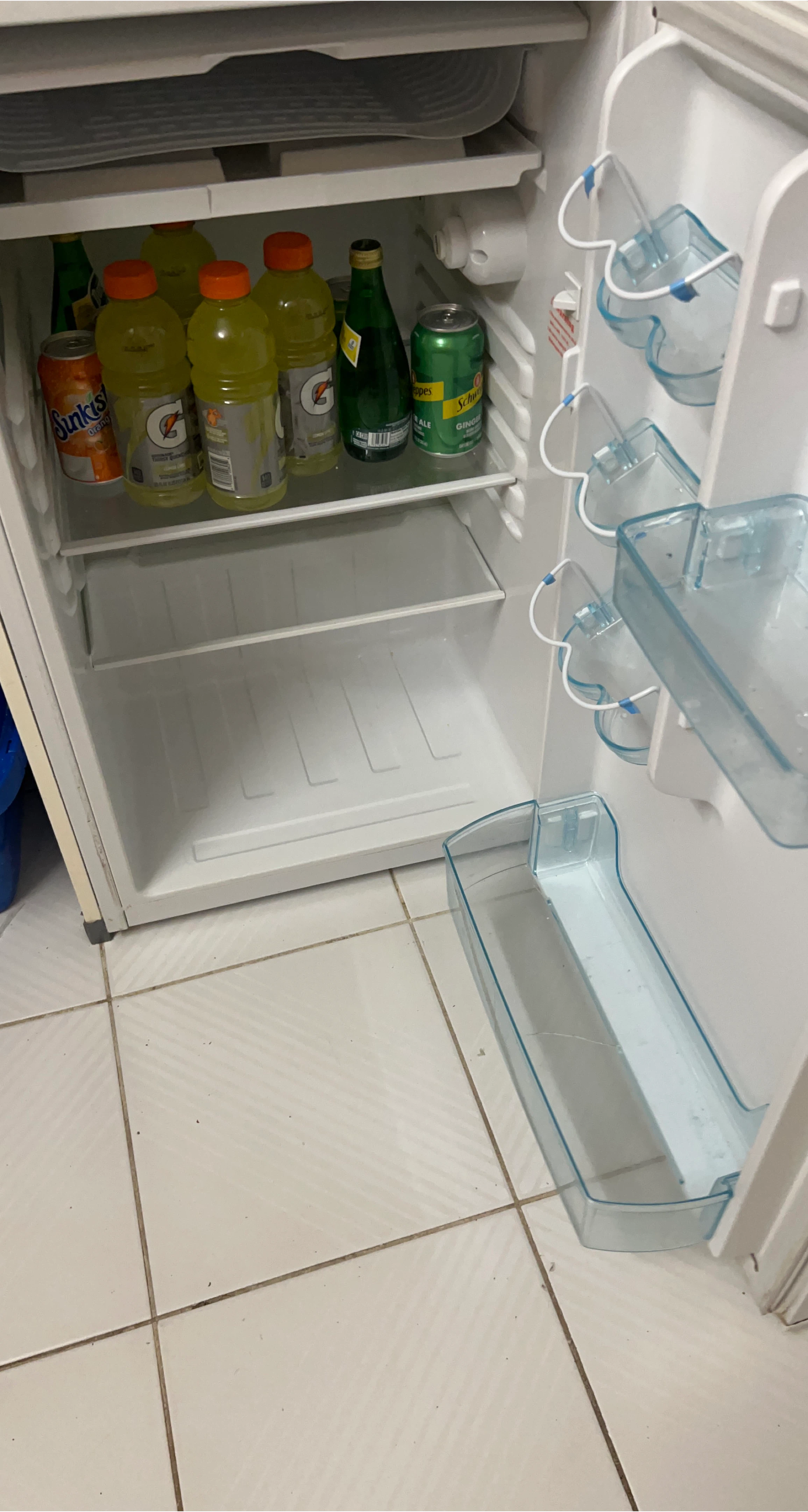 Avanti Compact Refrigerator - photo 2
