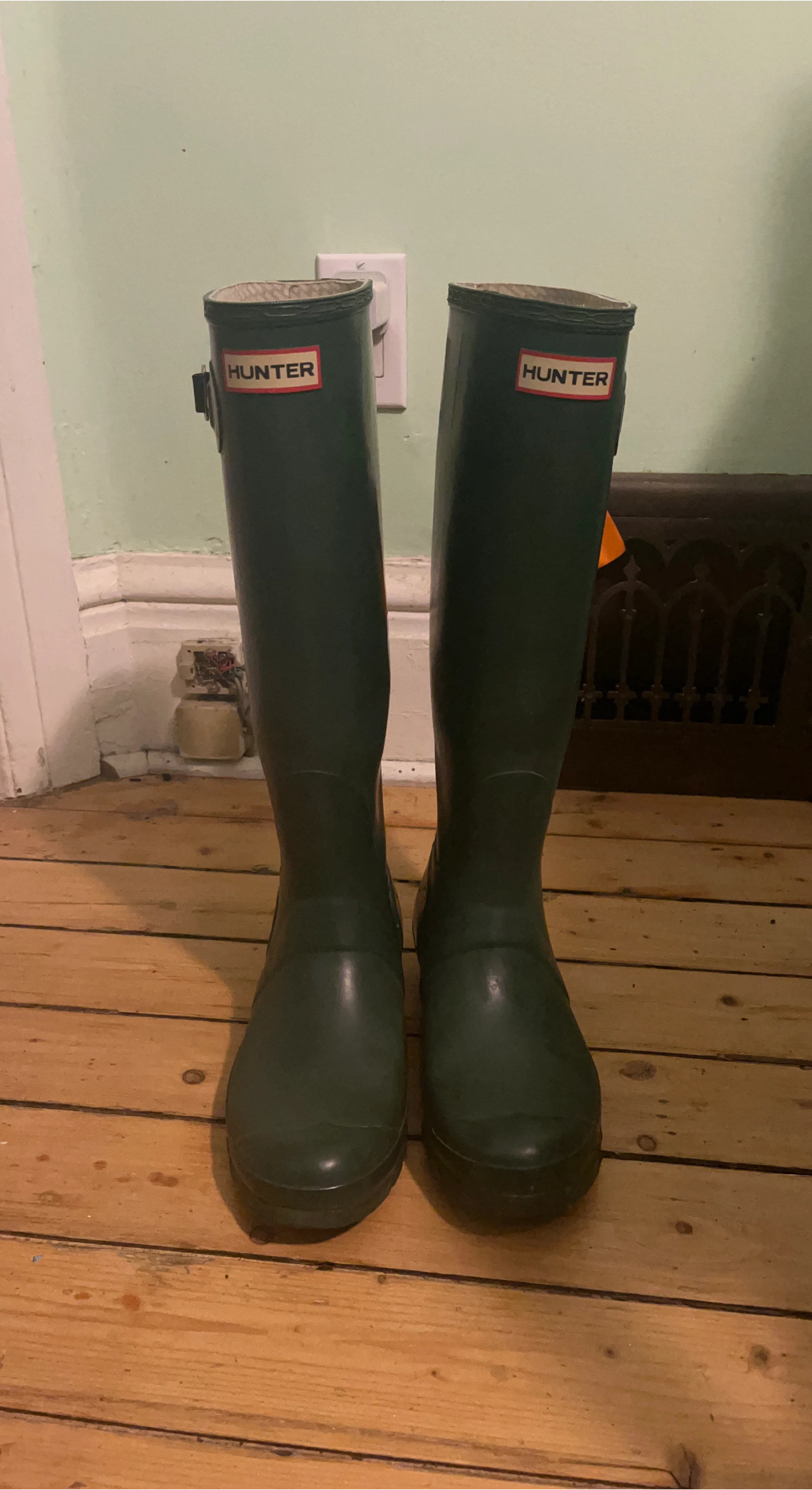 Dark Green Hunter Boots - size 9 🥕