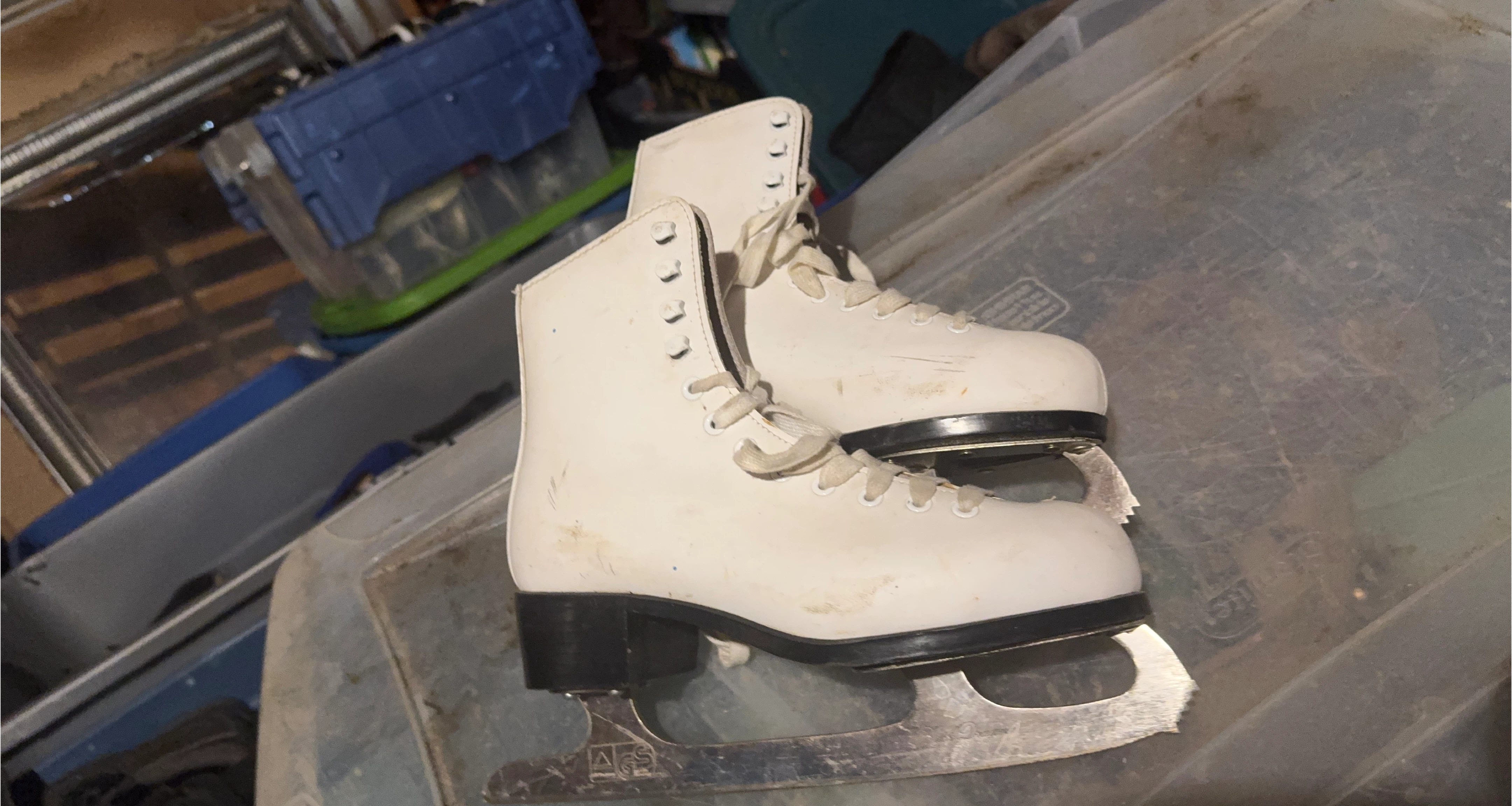 White Figure Ice Skates Size 5🏆