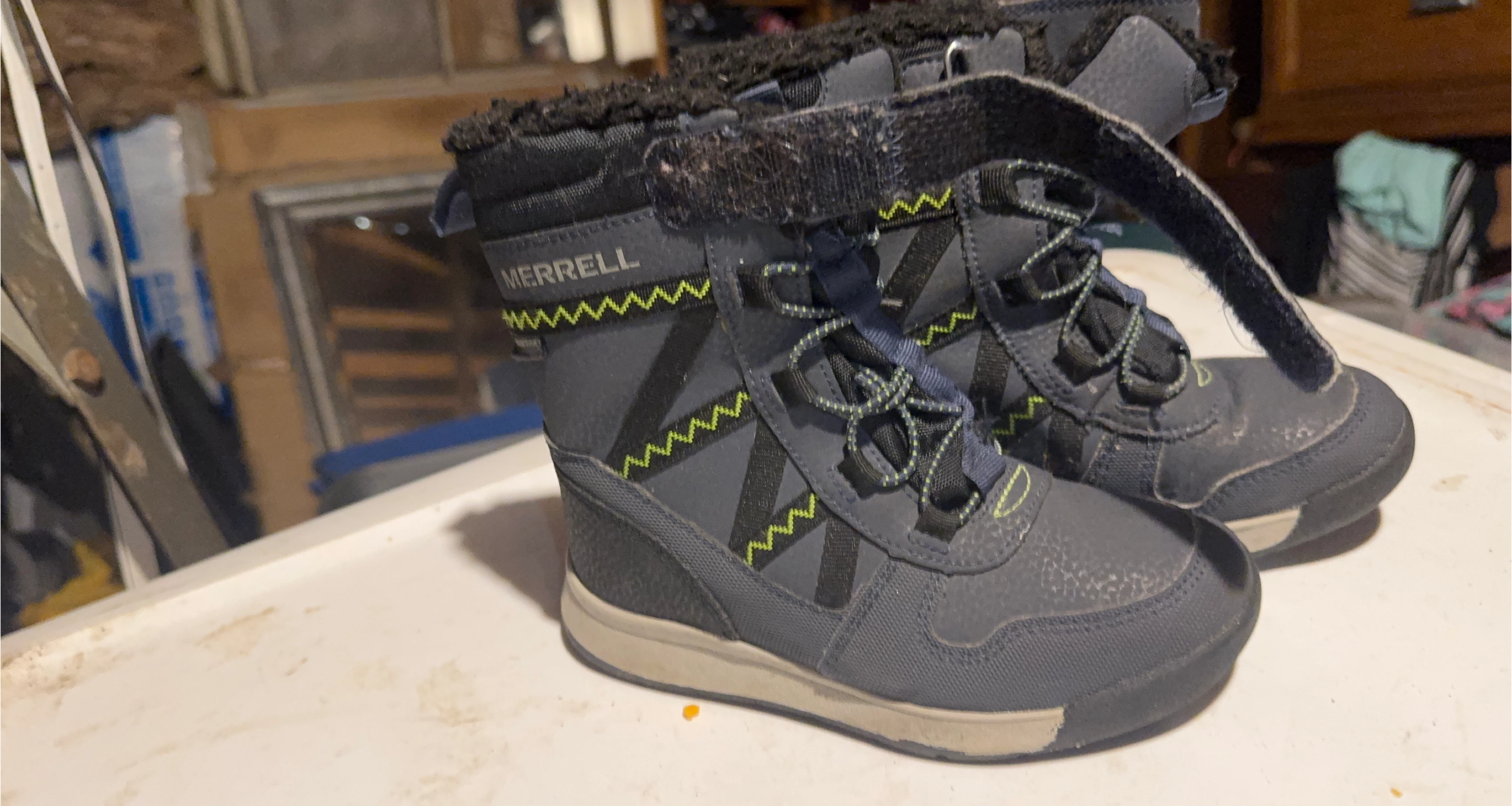 🏆 Merrell Youth Snow Boots Size 11M