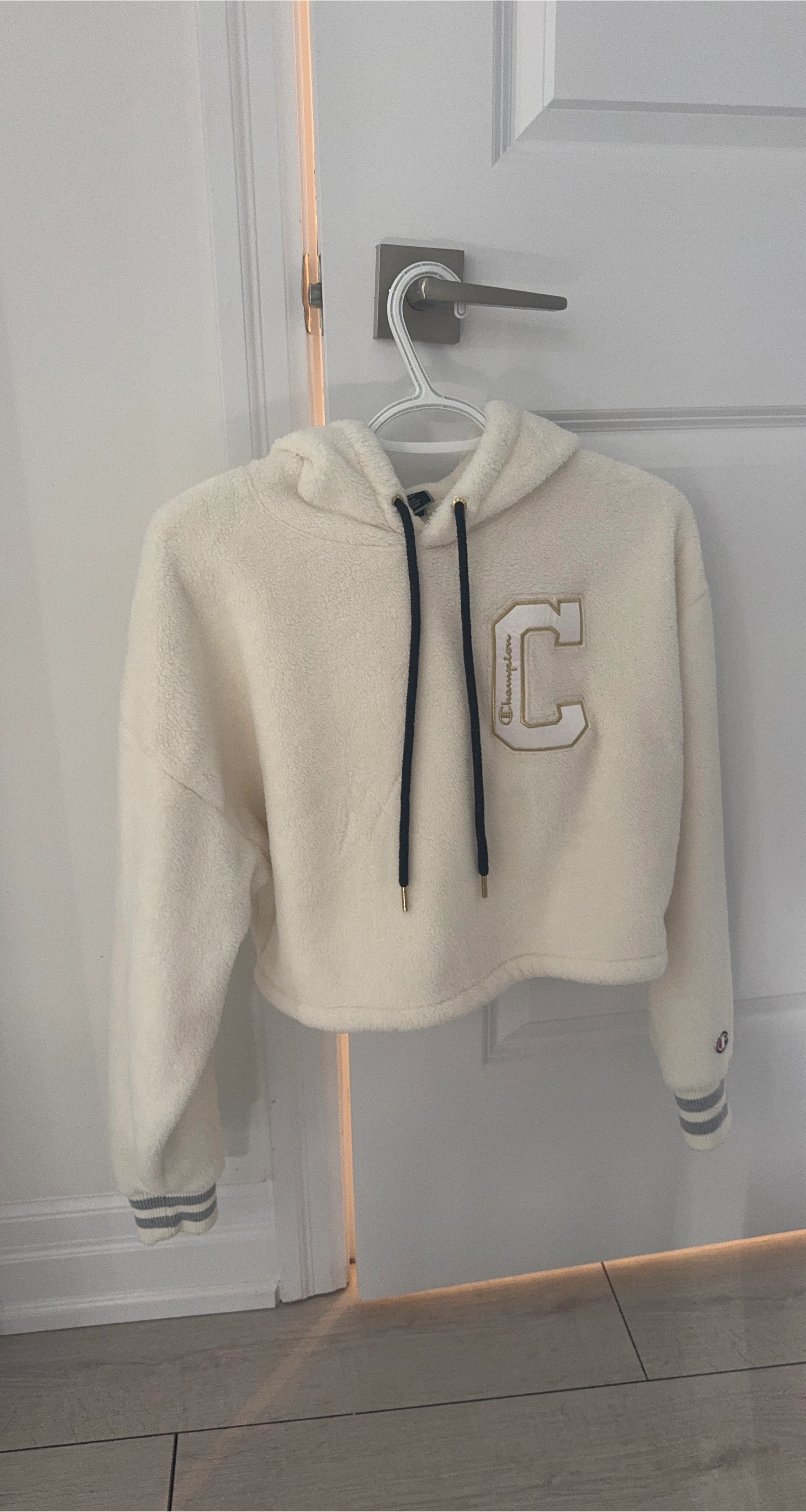 XS Champion Cream Sherpa Cropped Hoodie