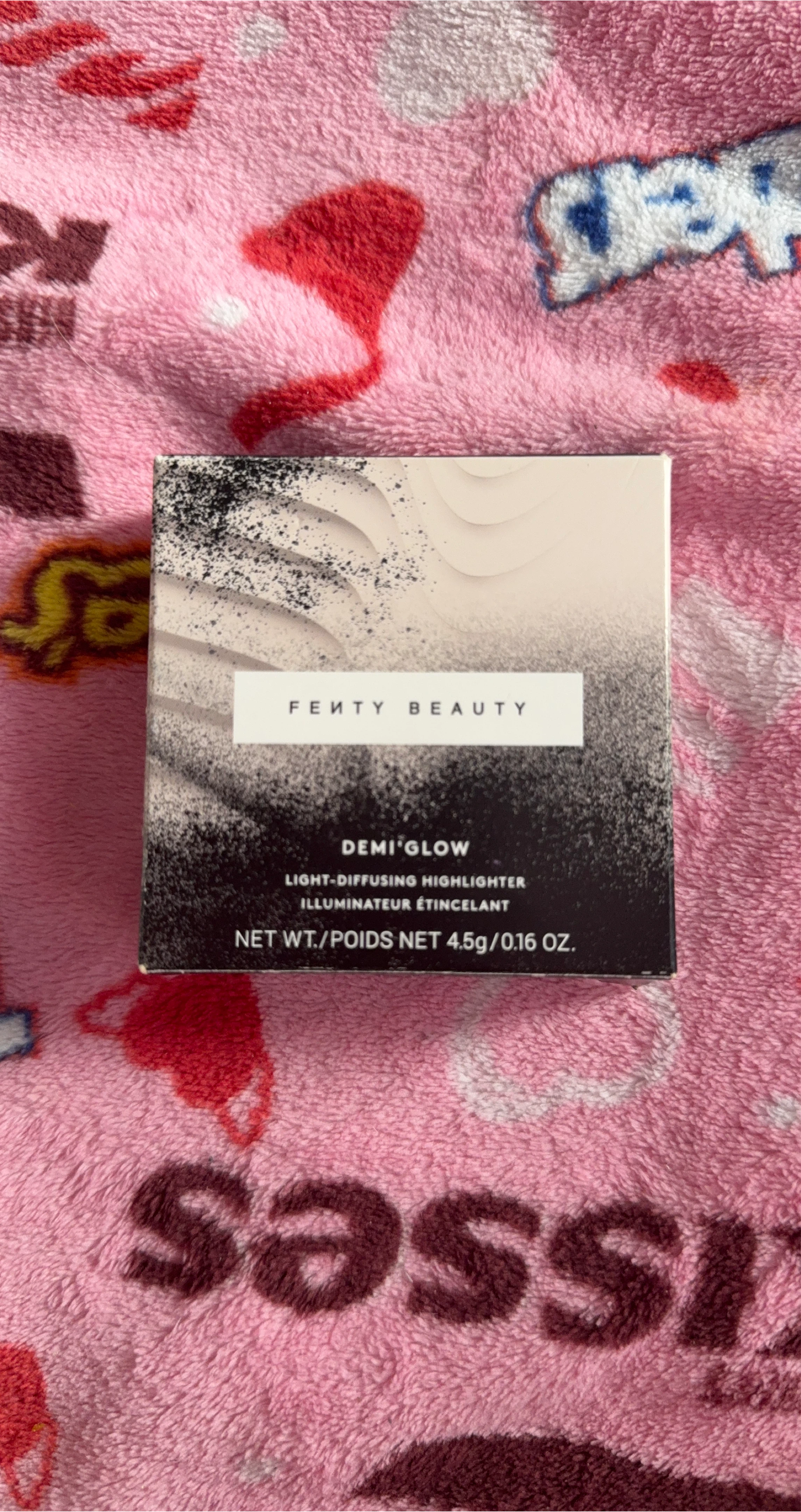 Fenty Beauty Demi-Glow Light-Diffusing Highlighter